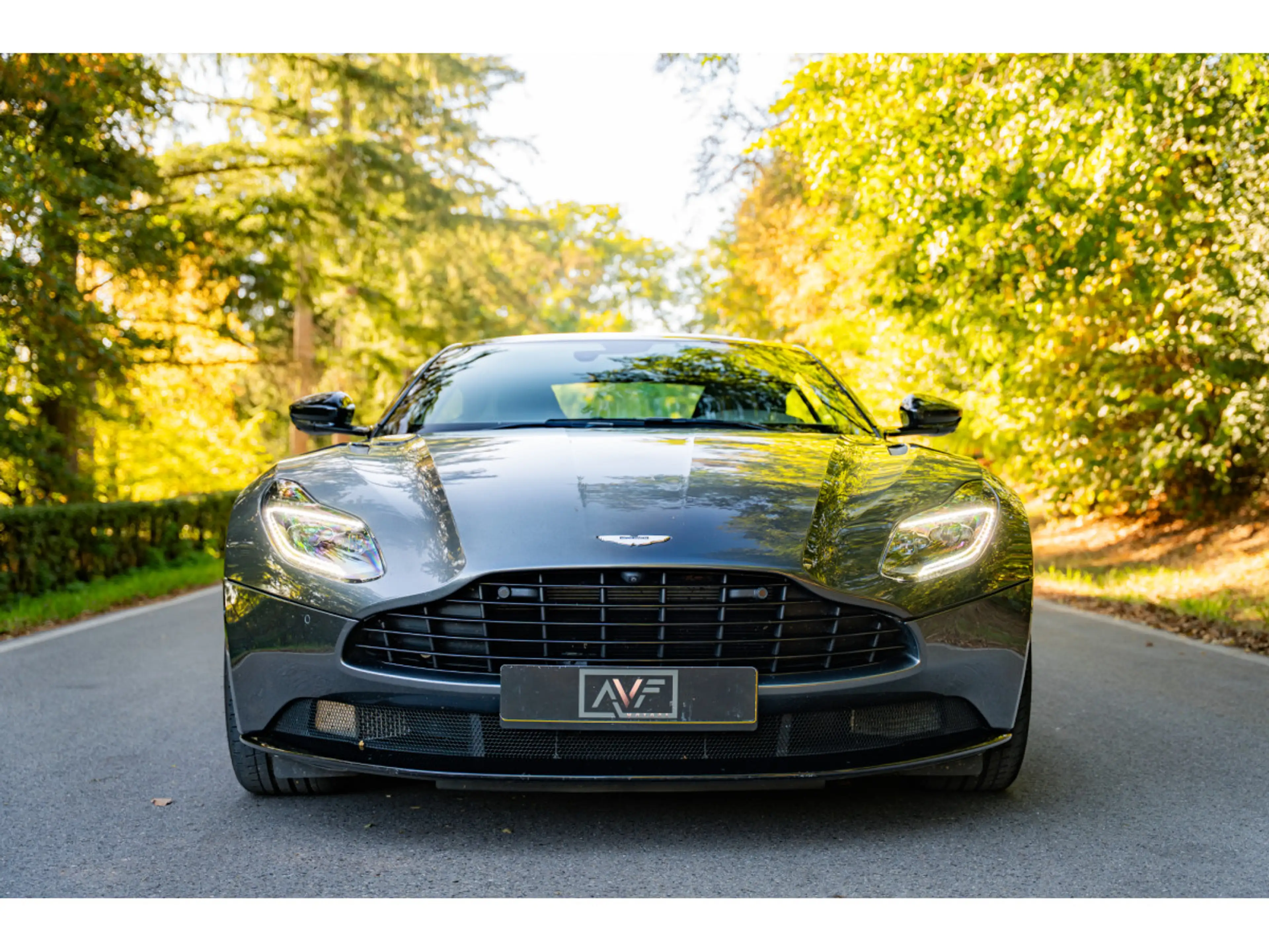 Aston Martin DB11 Coupe V8 510cv - First hand - Black Pack — photo 2