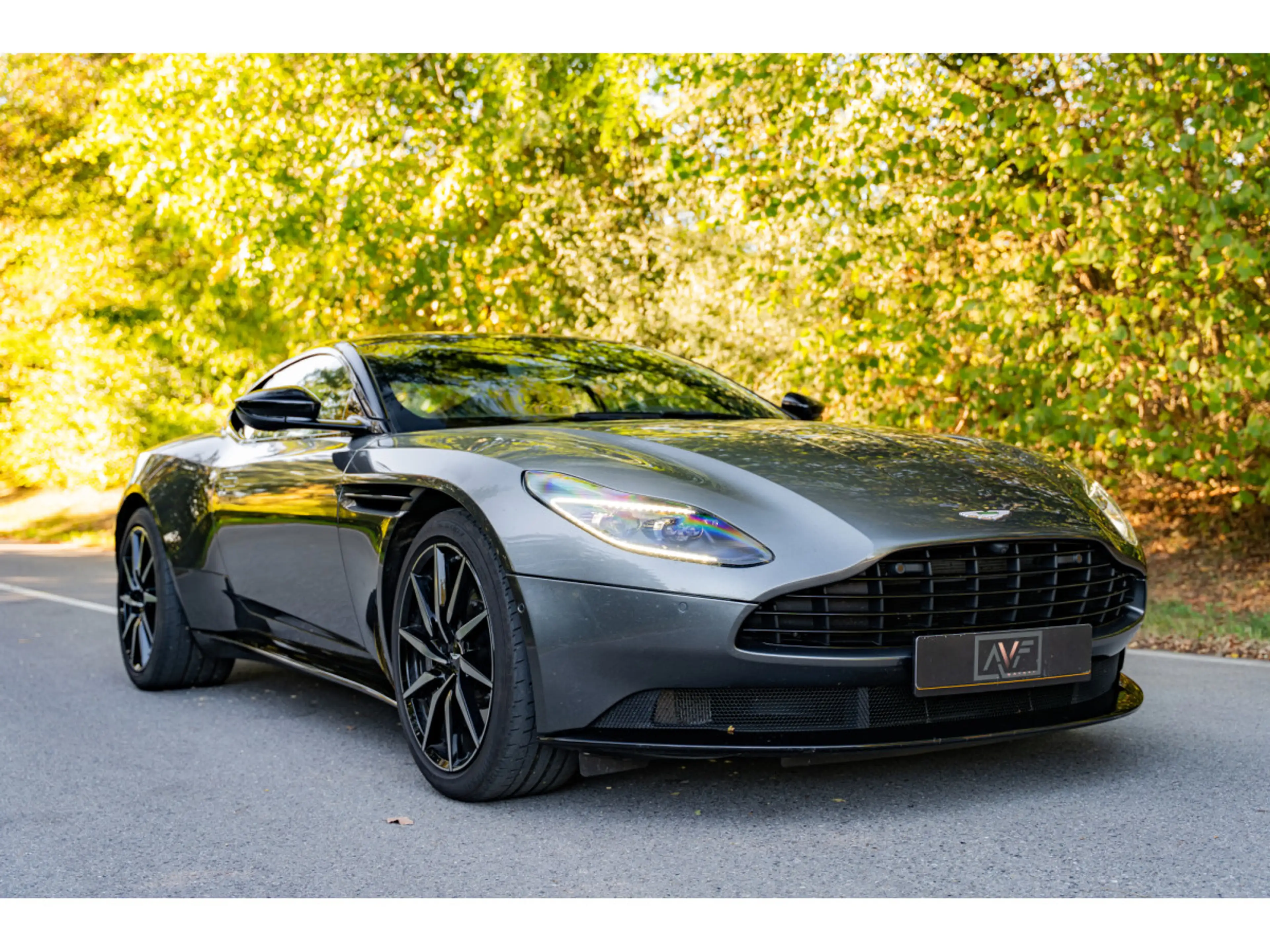 Aston Martin DB11 Coupe V8 510cv - First hand - Black Pack — photo 3