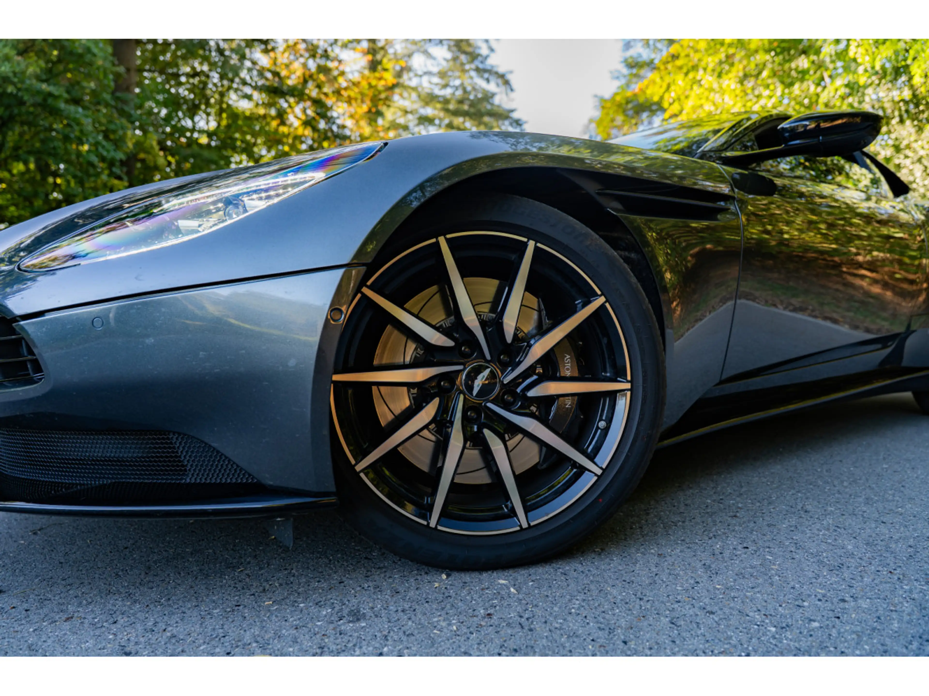 Aston Martin DB11 Coupe V8 510cv - First hand - Black Pack — photo 9