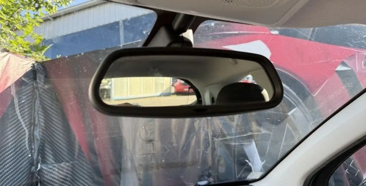 Peugeot 208 208 — photo 26