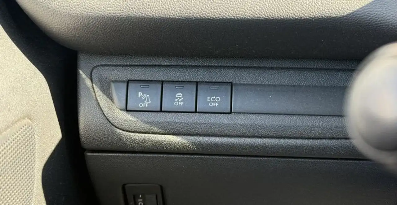 Peugeot 208 208 — photo 16