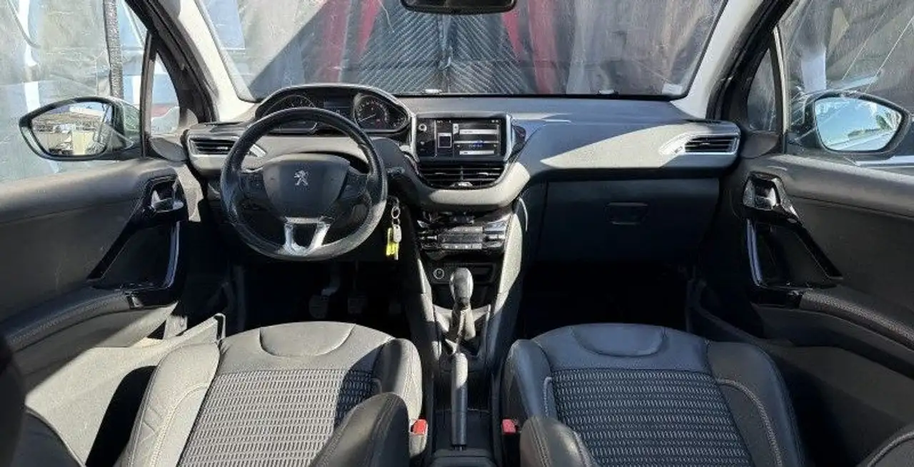 Peugeot 208 208 — photo 8