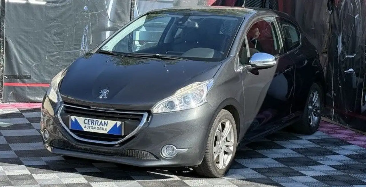 Peugeot 208 208 — photo 36