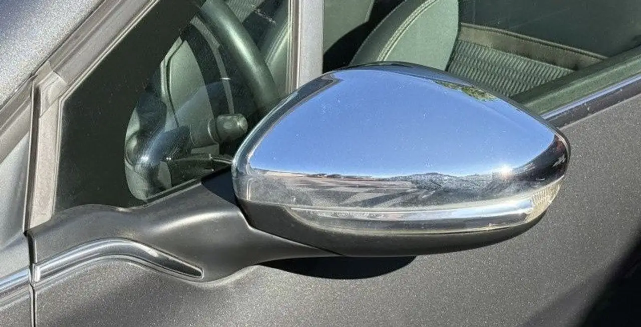Peugeot 208 208 — photo 38