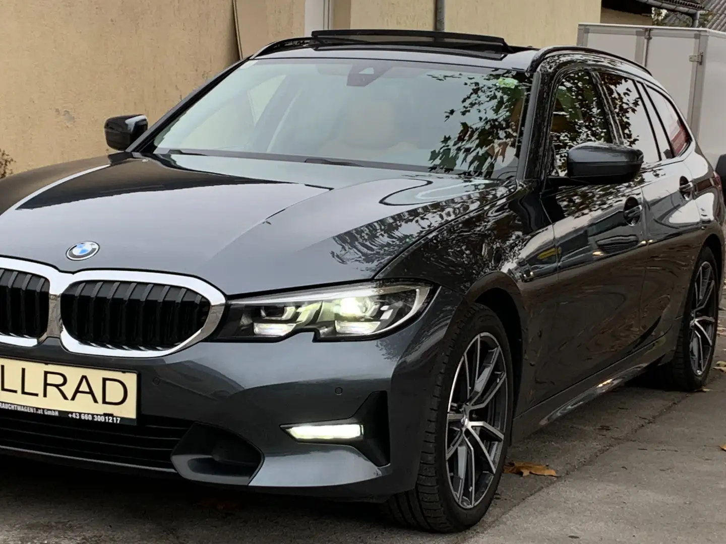 BMW 320 320d xDrive Sport Line, ÖNORM Zustandsklasse 1 Grau - 1