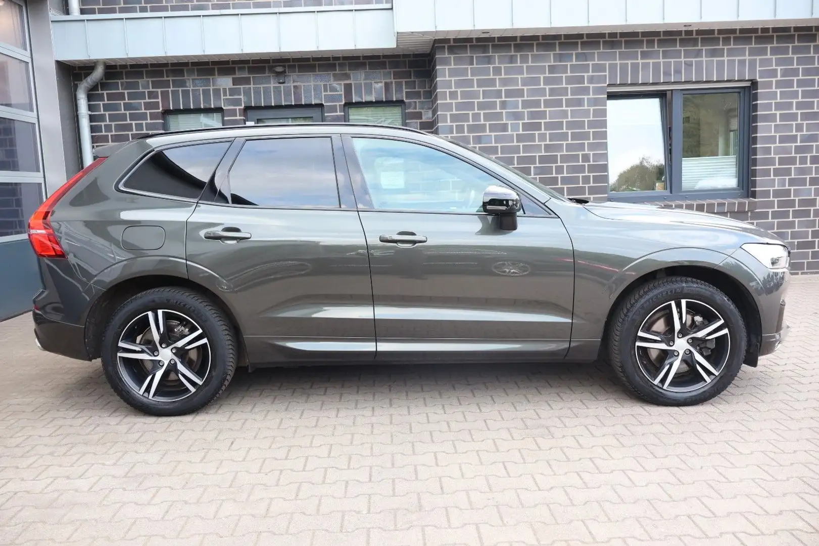 Volvo XC60 XC60 R Design AWD AHK/LED/Kamera Gris - 2