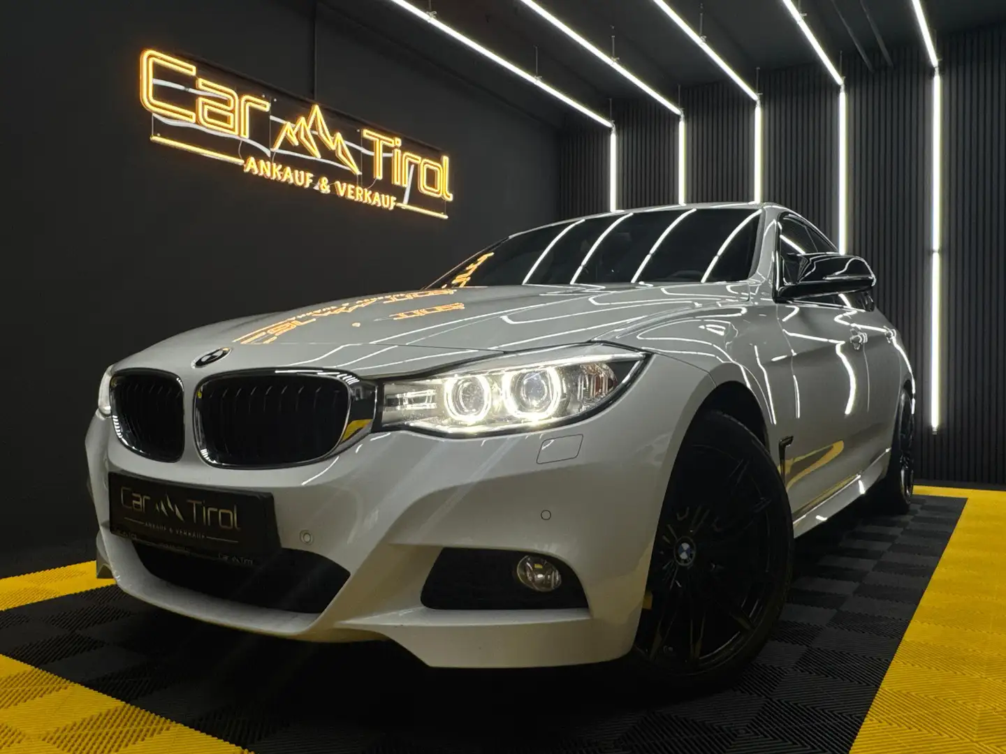BMW 320 320 d xDrive M-PAKET*ALCANTARA*19ZOLL M-FELGEN Weiß - 1