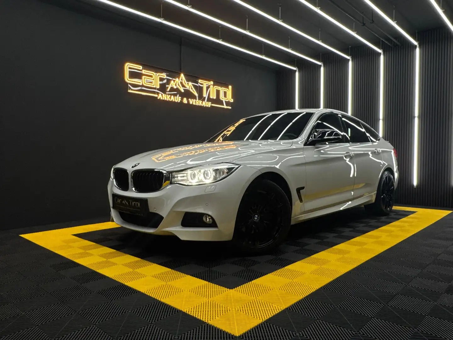 BMW 320 320 d xDrive M-PAKET*ALCANTARA*19ZOLL M-FELGEN Weiß - 2