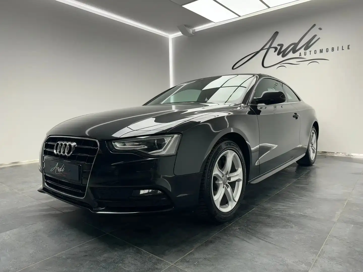 Audi A5 2.0 TDi *GARANTIE 12 MOIS*1er PROPRIETAIRE* Noir - 1