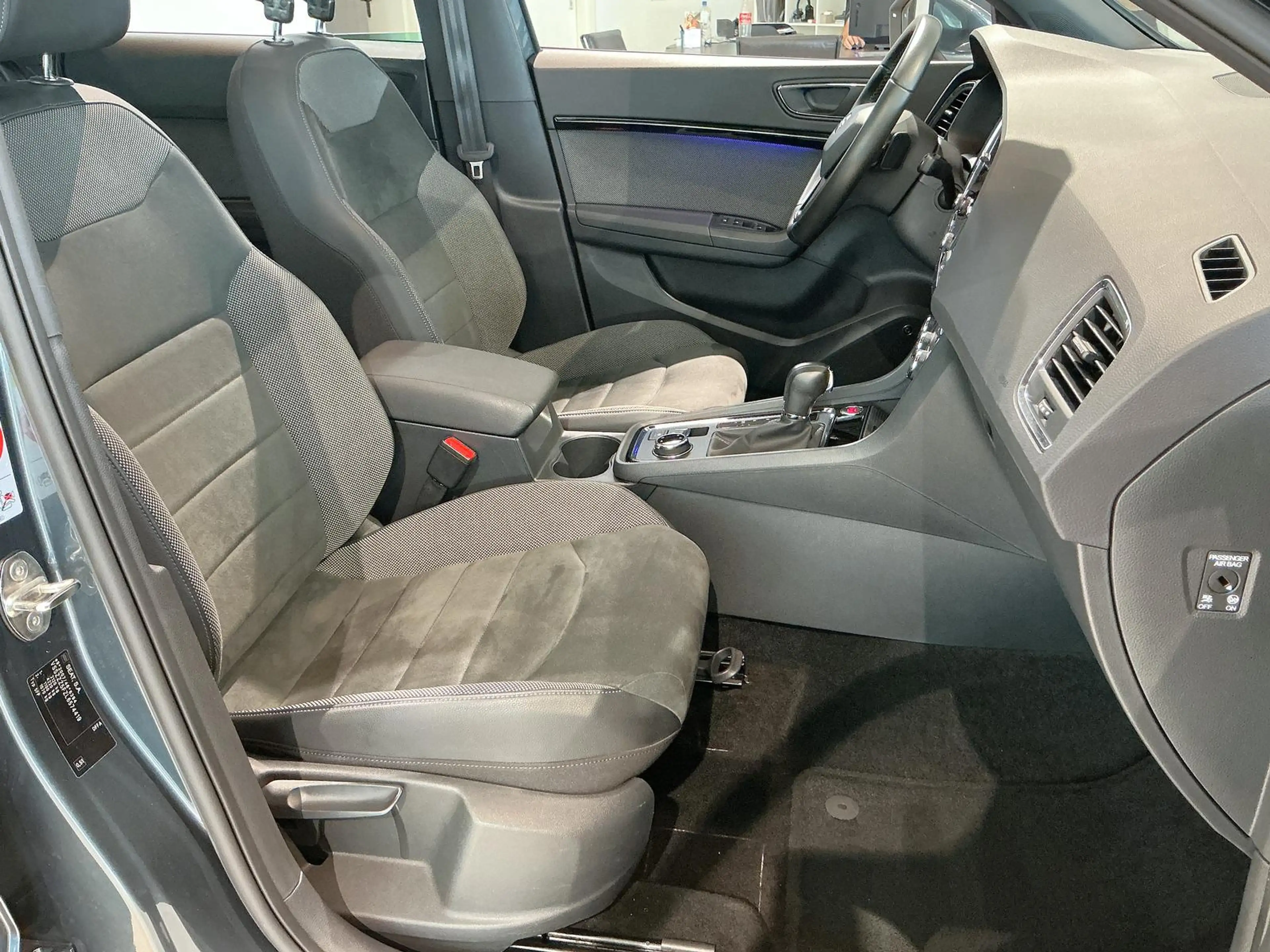 SEAT Ateca TDI DSG 4x4 X LED PANO Beats MLink SHZ RFK — photo 10