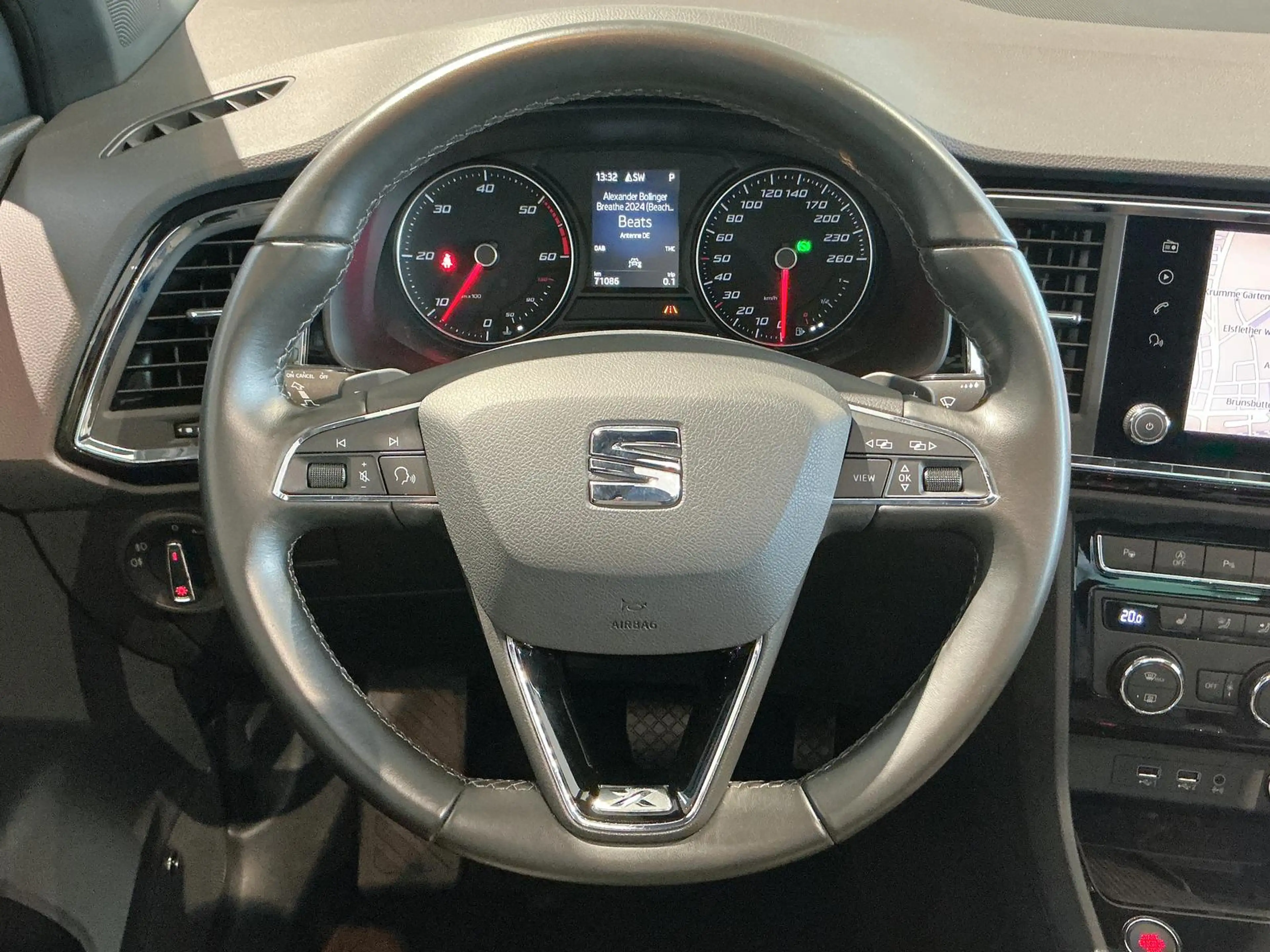 SEAT Ateca TDI DSG 4x4 X LED PANO Beats MLink SHZ RFK — photo 15