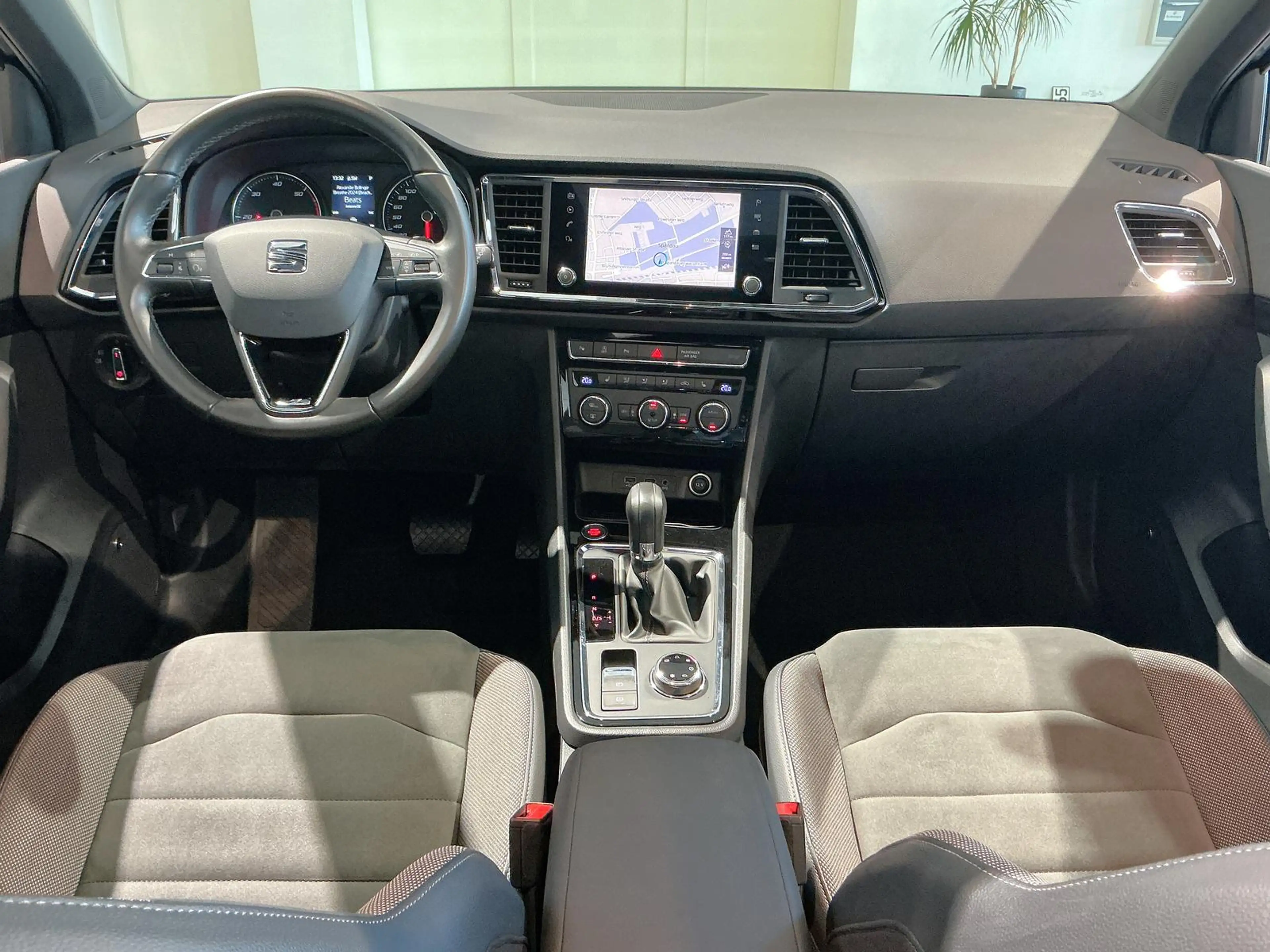 SEAT Ateca TDI DSG 4x4 X LED PANO Beats MLink SHZ RFK — photo 13