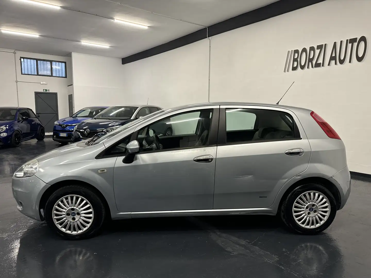 Fiat Grande Punto 5p 1.2 Dynamic 65cv DISTRIBUZIONE NUOVA! Argento - 2