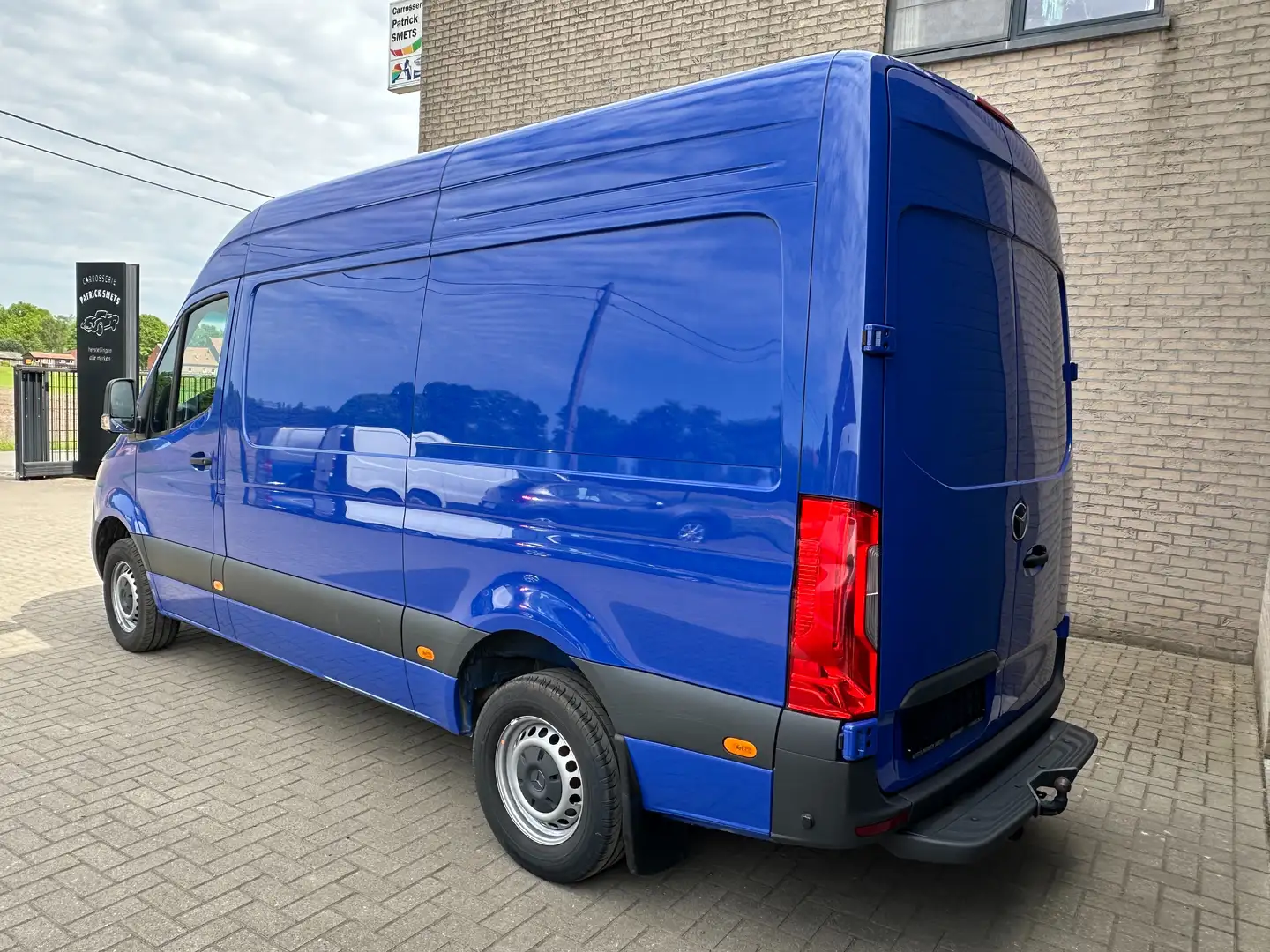 Mercedes-Benz Sprinter 215 CDI Sprinter Standard HA 9G-TRONIC BASE Bleu - 2