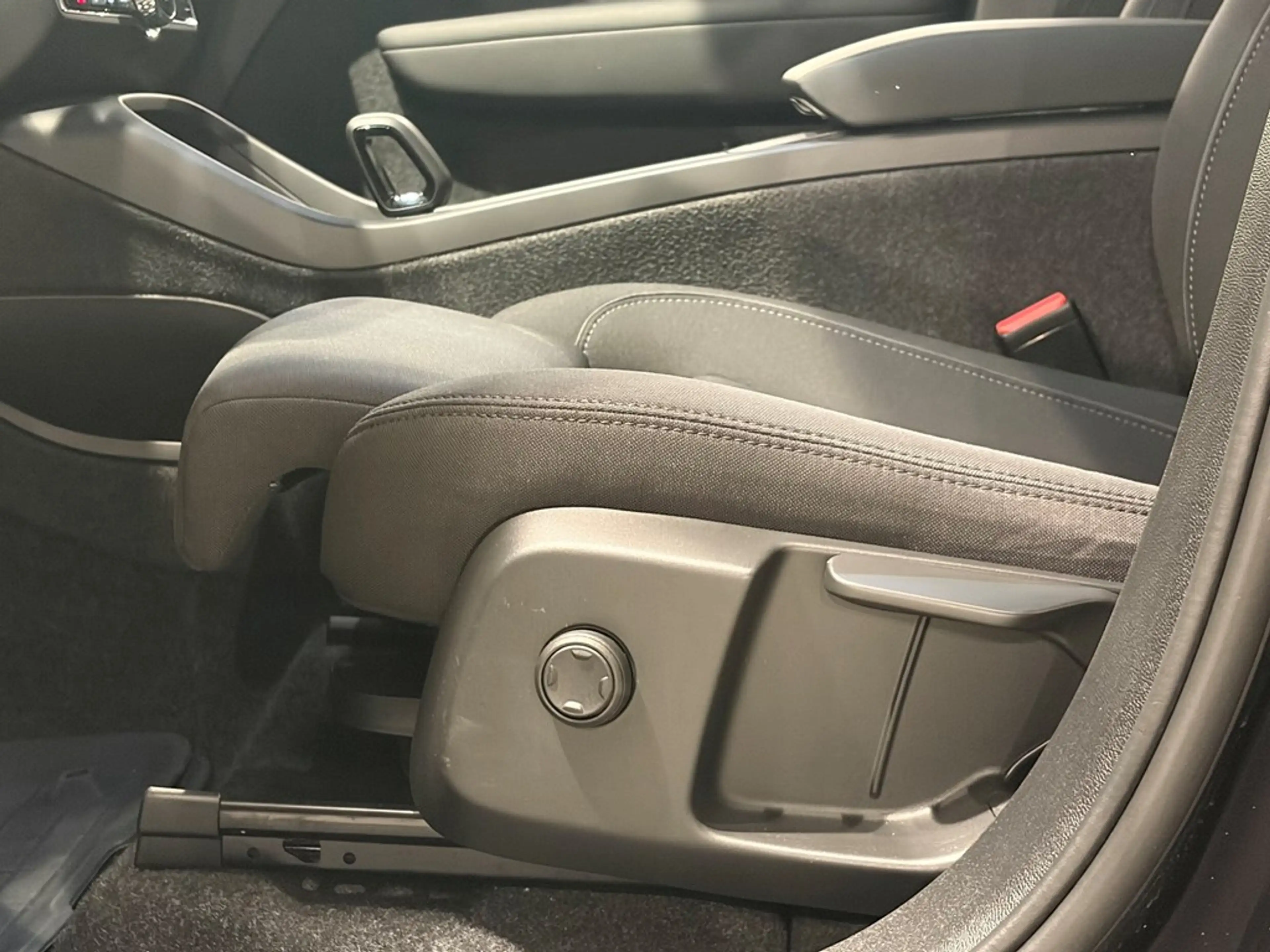 Volvo C40 Recharge Plus Extended Range — photo 6