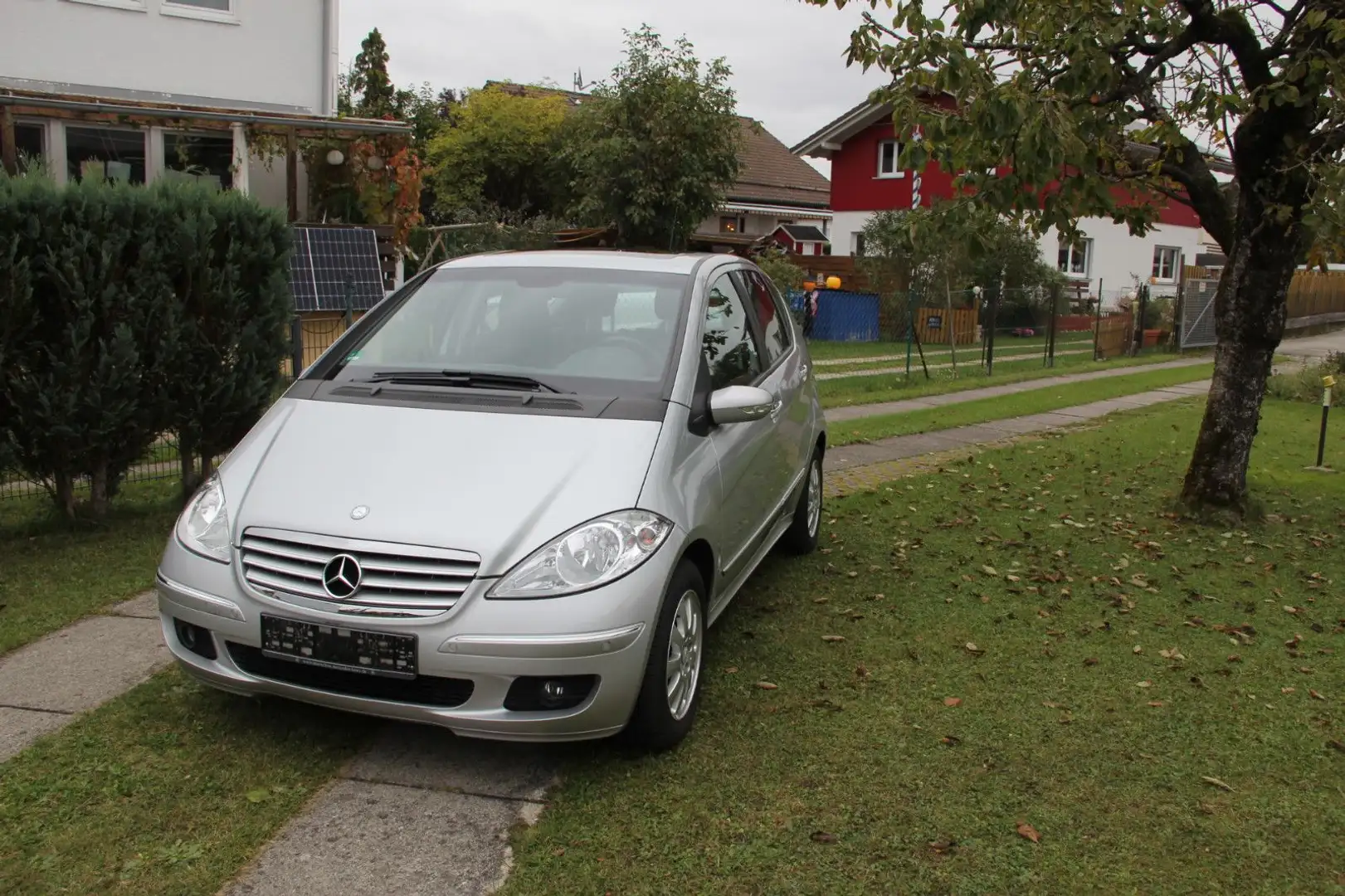 Mercedes-Benz A 170 ELEGANCE  Klima el SHD Autom PDC SHZ Silber - 1