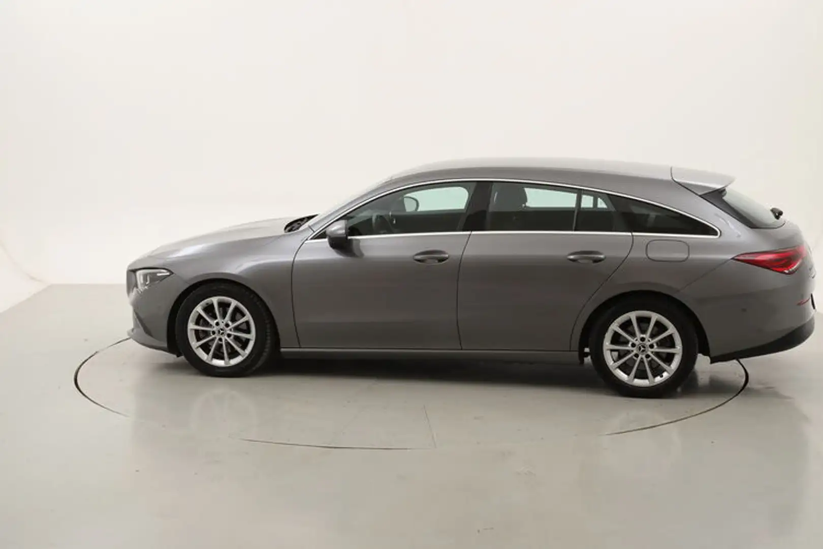 Mercedes-Benz CLA 180 180d Shooting Brake Business Extra Auto 2.0 Diesel Grigio - 2