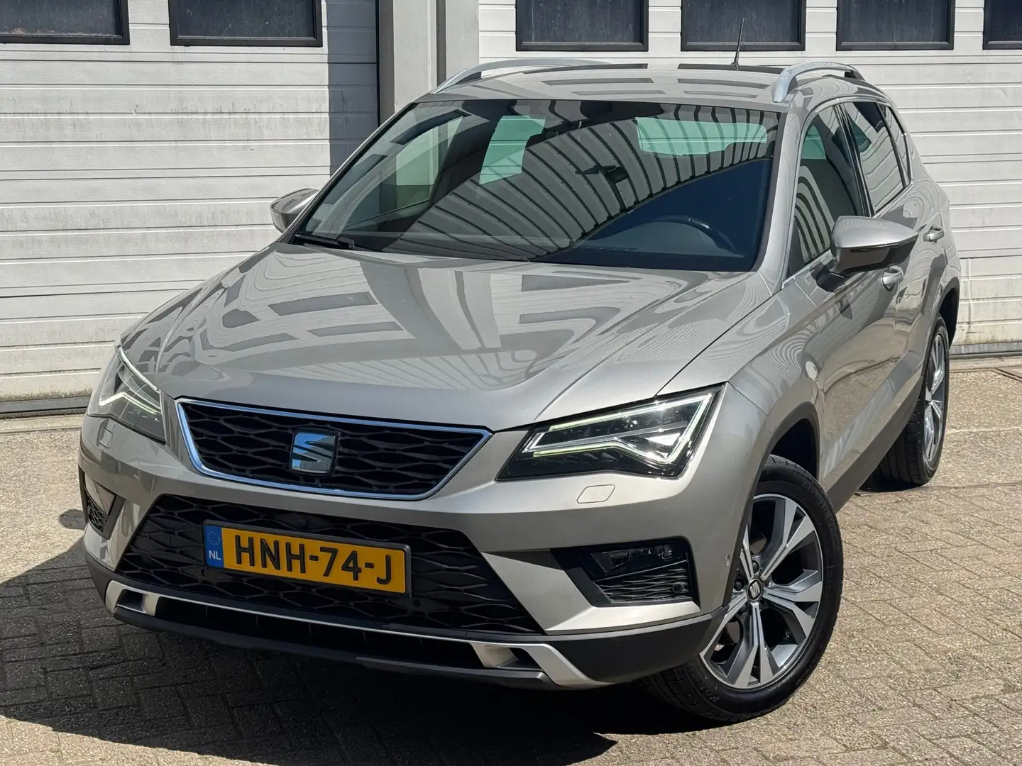 SEAT Ateca 1.4 EcoTSI Xcellence 4DRIVE Xenon/Led/Sfeerverlich Gris - 1
