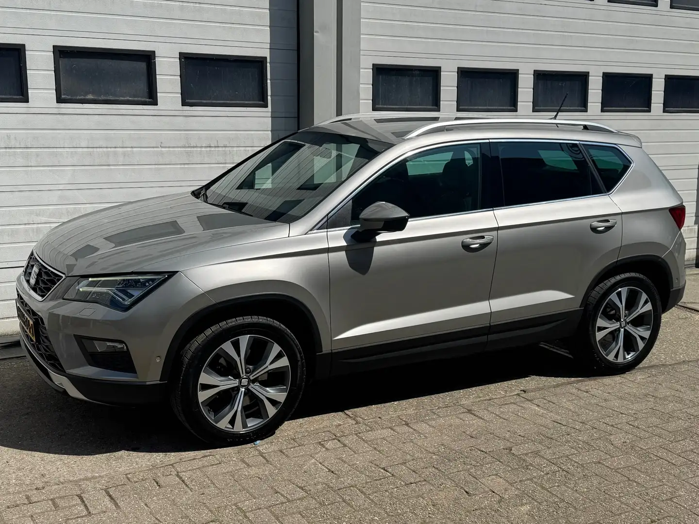 SEAT Ateca 1.4 EcoTSI Xcellence 4DRIVE Xenon/Led/Sfeerverlich Gris - 2