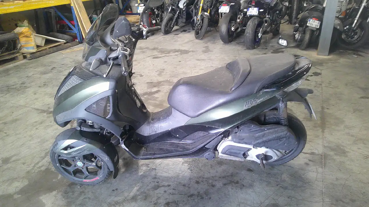 Piaggio MP3 300
