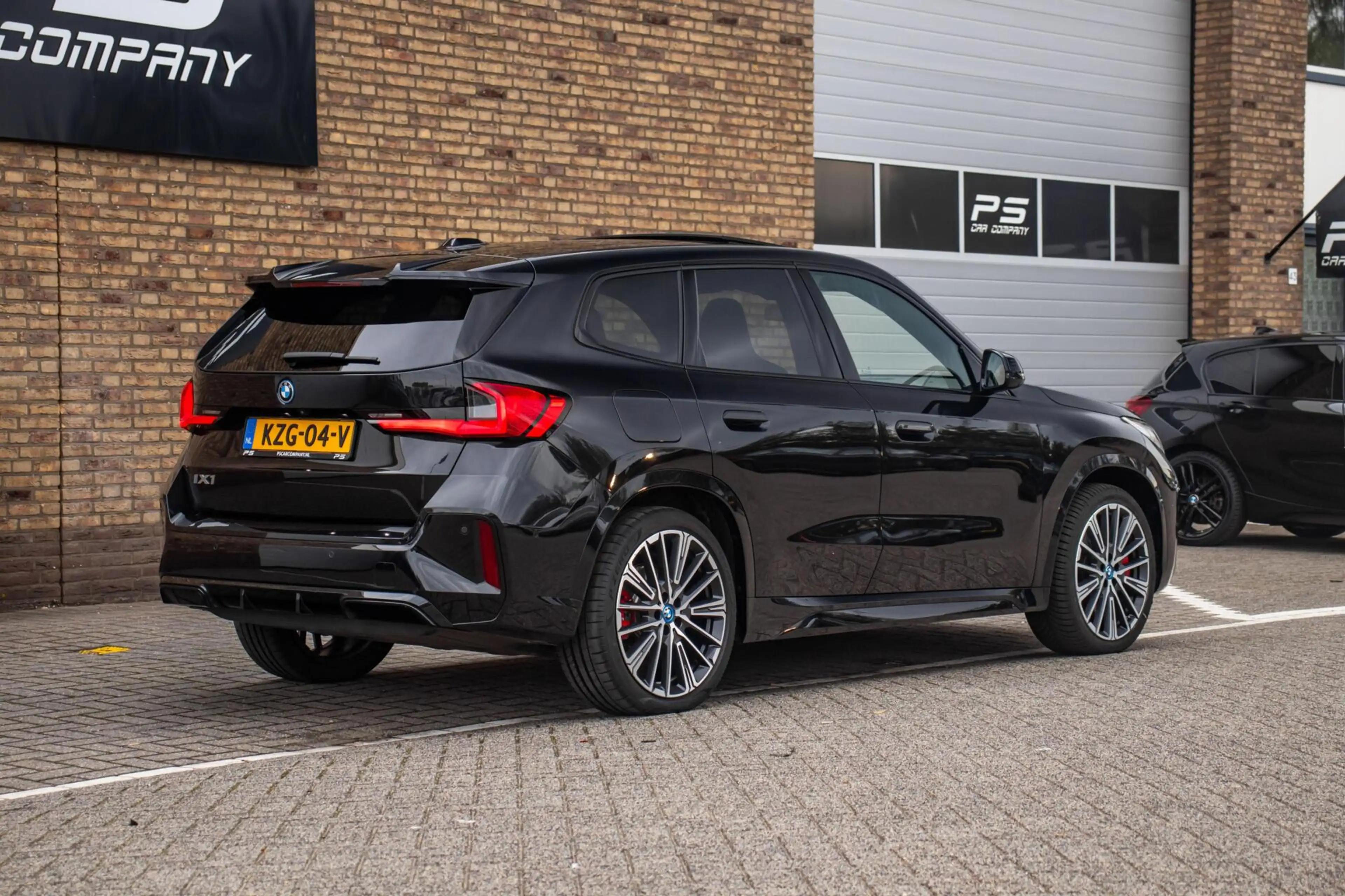 BMW iX1 xDrive30 67 kWh M-Sport Pro, BTW, SOH 96%, Pano — photo 6