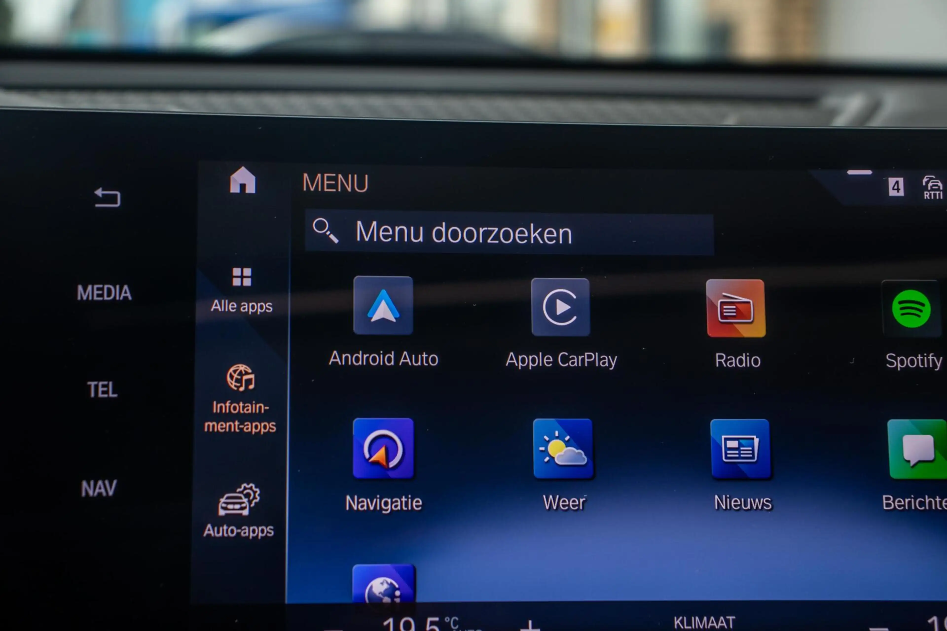 BMW iX1 xDrive30 67 kWh M-Sport Pro, BTW, SOH 96%, Pano — photo 19