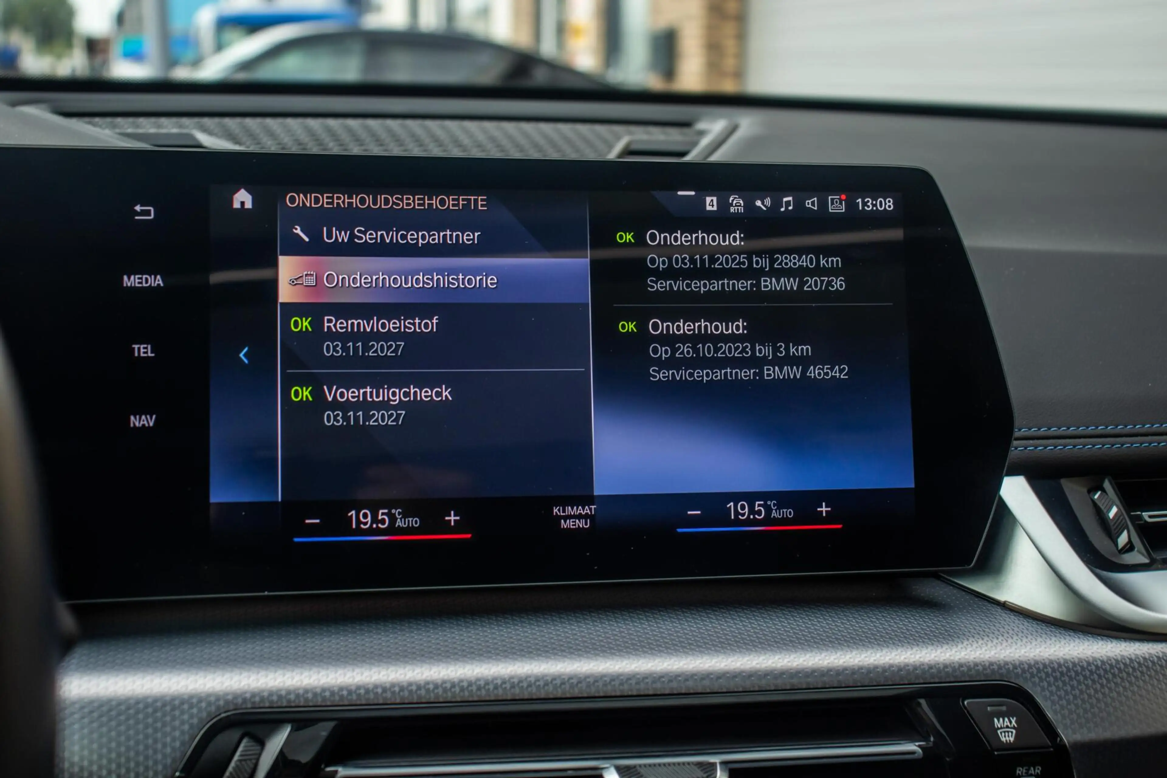 BMW iX1 xDrive30 67 kWh M-Sport Pro, BTW, SOH 96%, Pano — photo 20