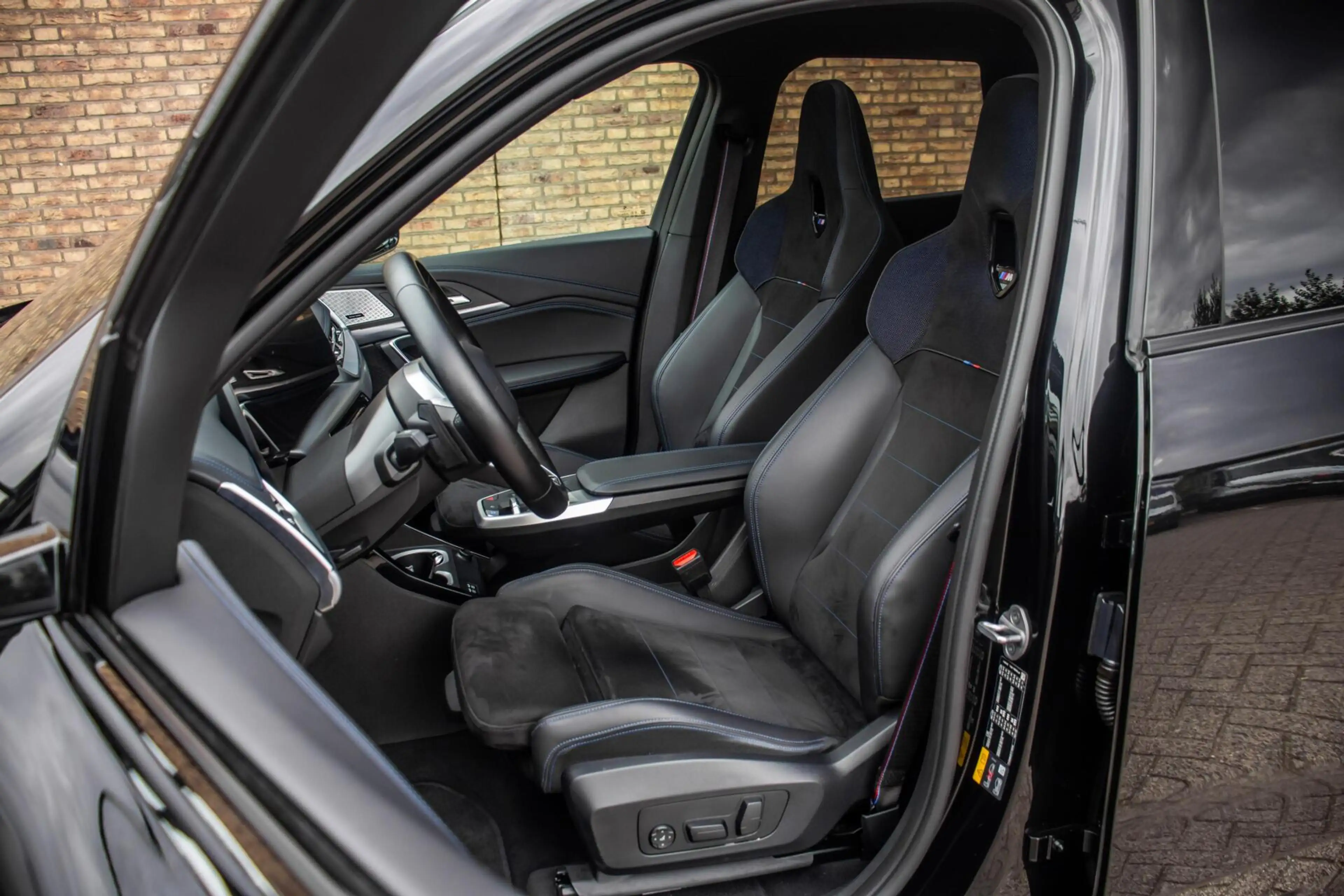 BMW iX1 xDrive30 67 kWh M-Sport Pro, BTW, SOH 96%, Pano — photo 11