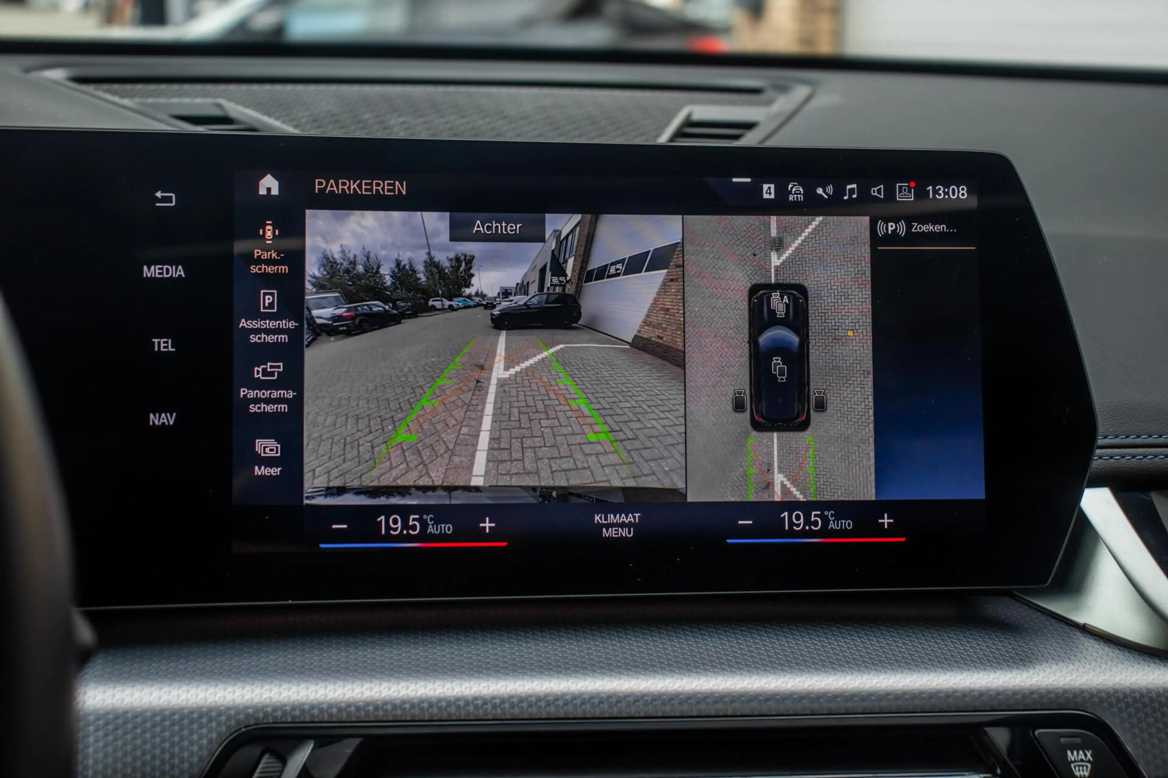 BMW iX1 xDrive30 67 kWh M-Sport Pro, BTW, SOH 96%, Pano — photo 18