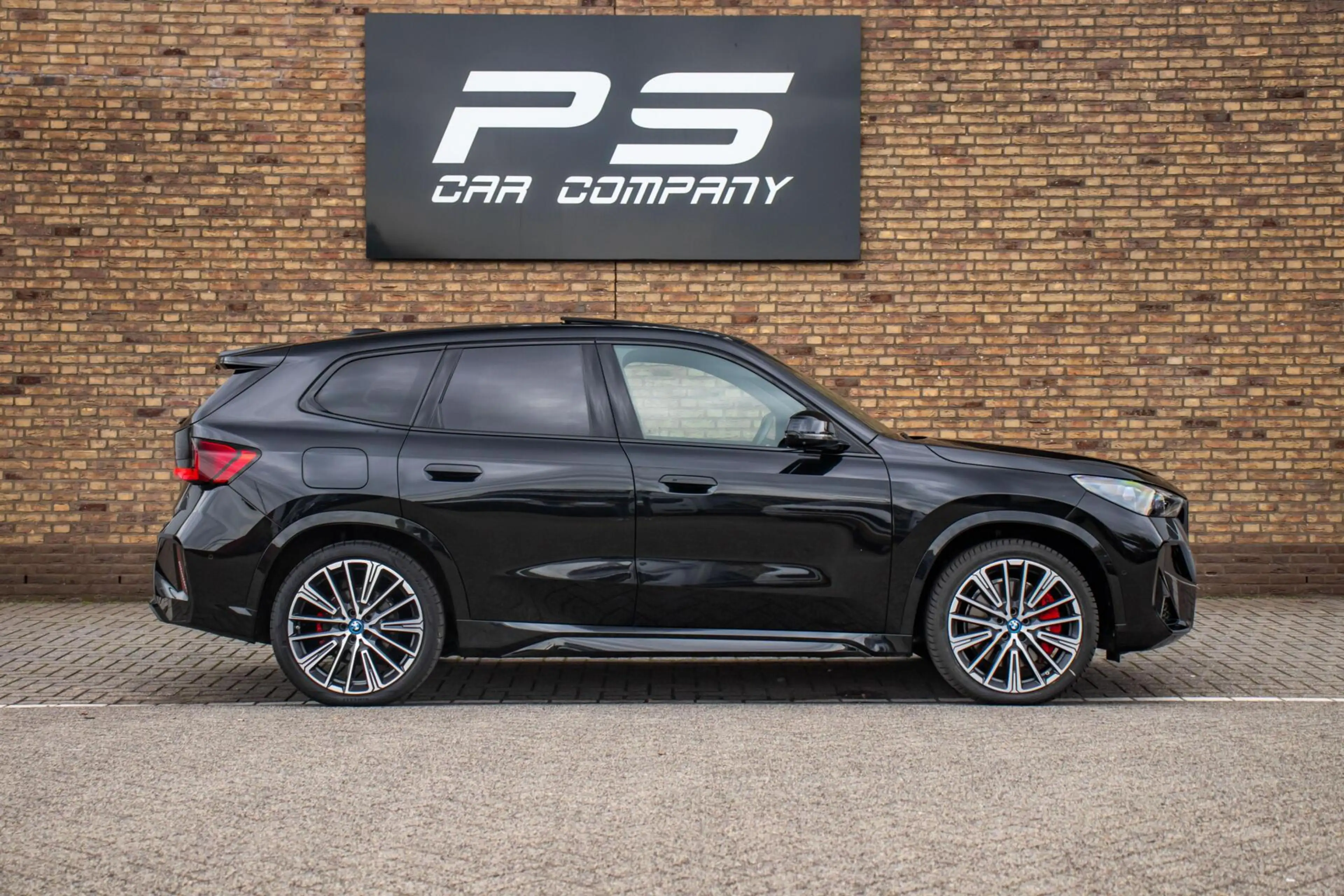 BMW iX1 xDrive30 67 kWh M-Sport Pro, BTW, SOH 96%, Pano — photo 7