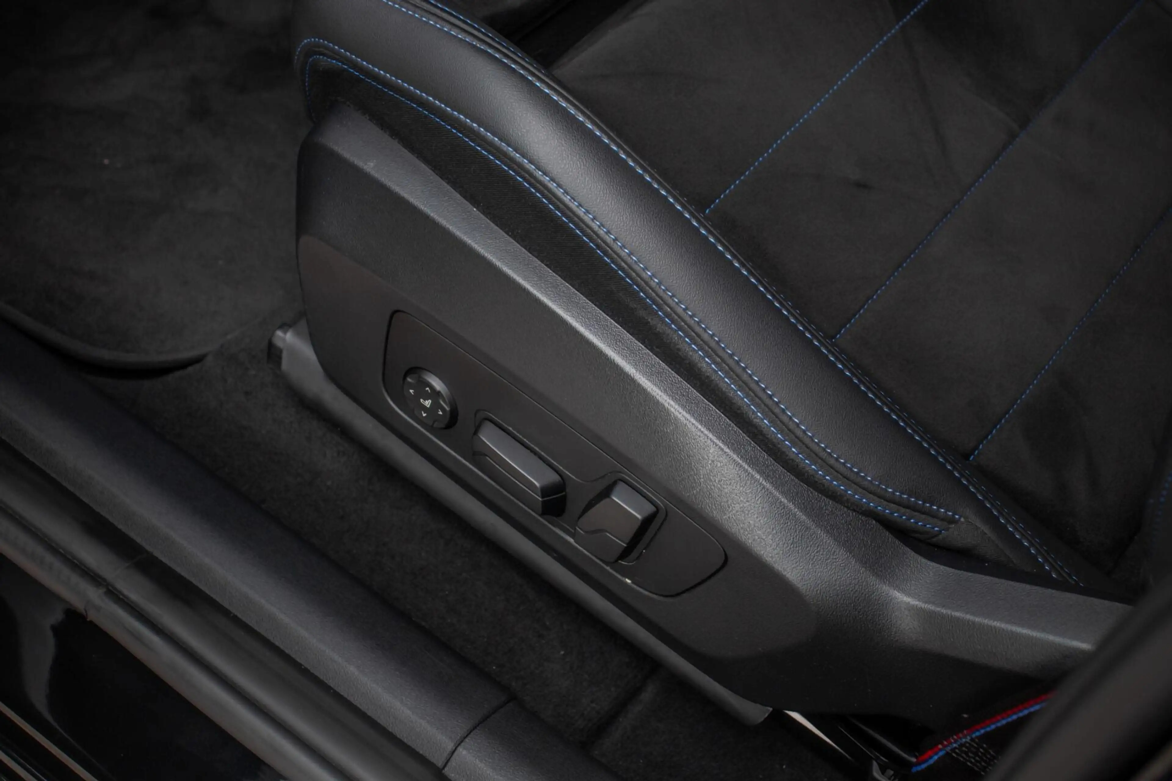 BMW iX1 xDrive30 67 kWh M-Sport Pro, BTW, SOH 96%, Pano — photo 22