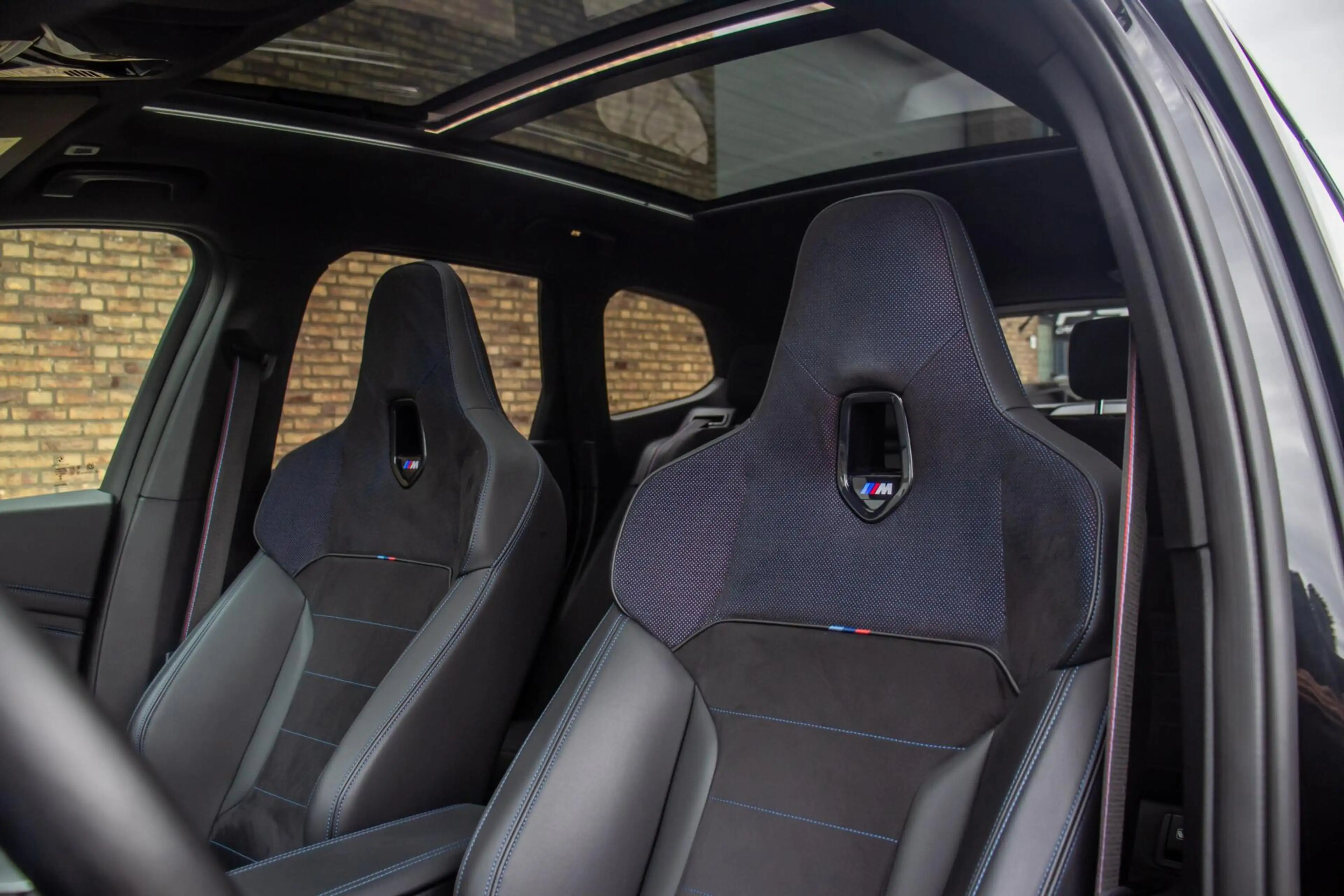 BMW iX1 xDrive30 67 kWh M-Sport Pro, BTW, SOH 96%, Pano — photo 13