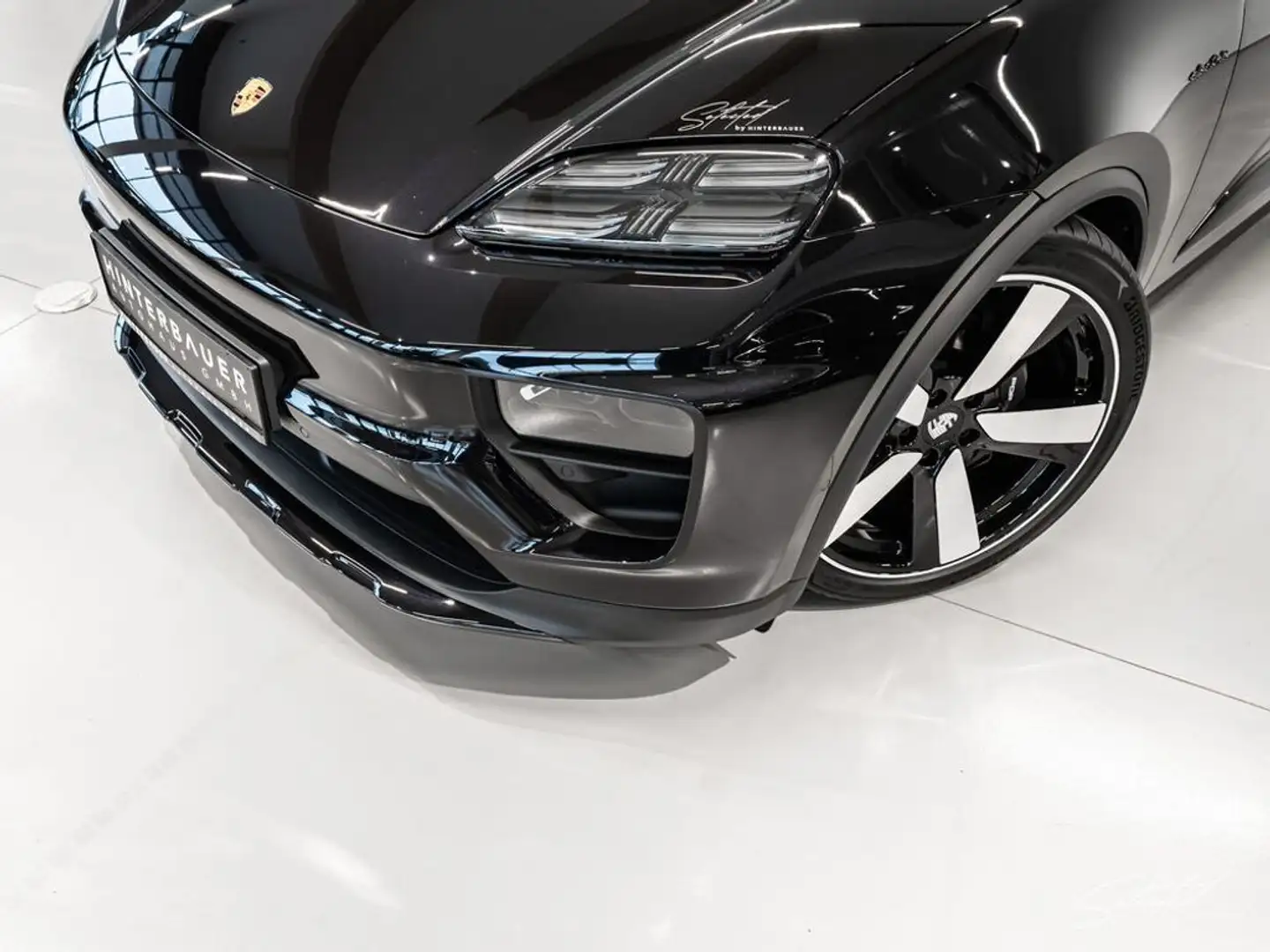 Porsche Macan 4 Electric 95kWh *AHK*22 ZOLL*PANO*HEAD-UP* Noir - 2