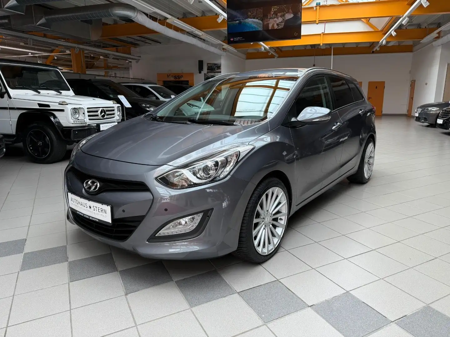 Hyundai i30 Kombi|SHZ|LHZ|PDC|Navi|Klima|Kamera|Isofix Grau - 2