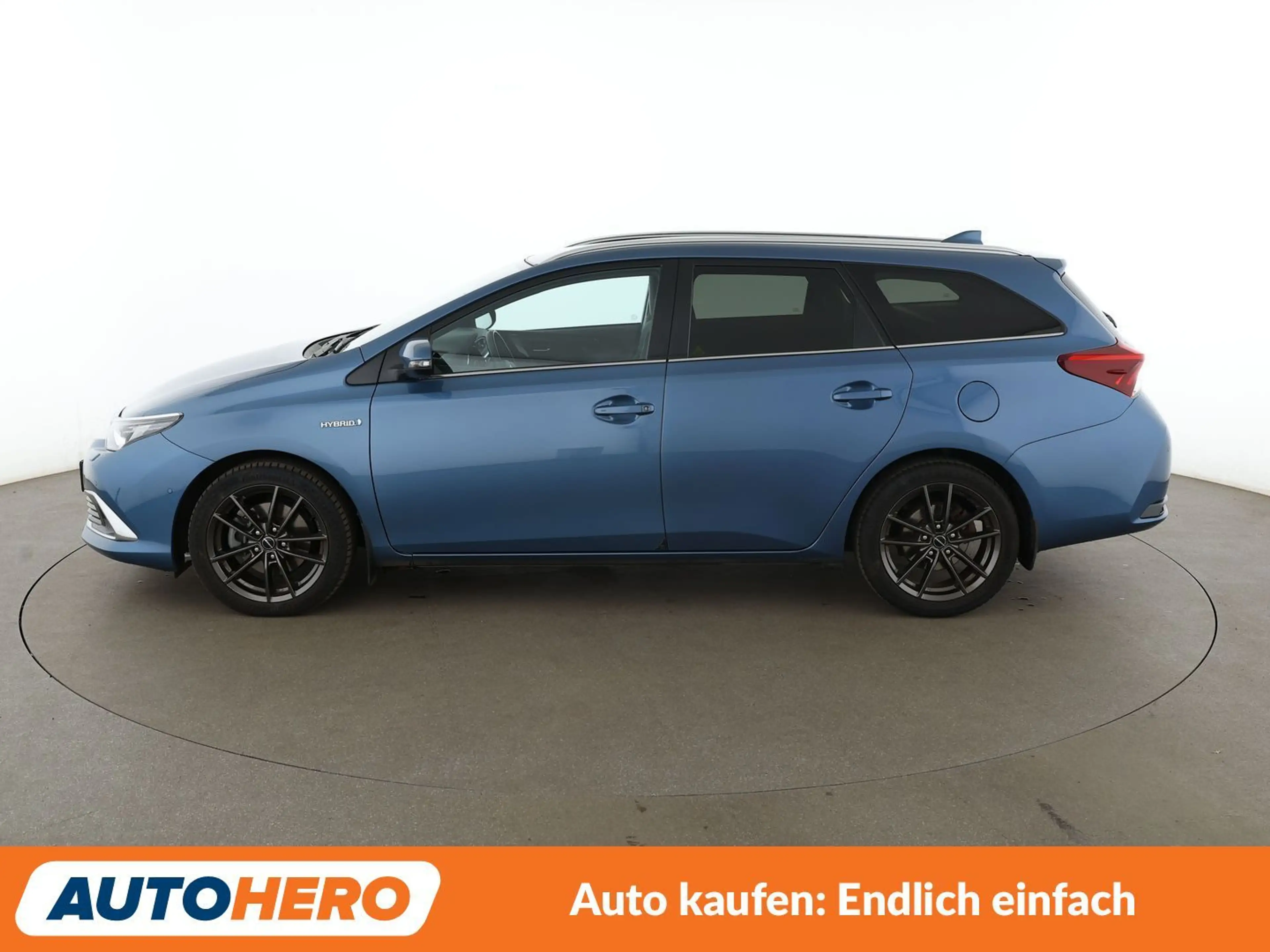 Toyota Auris 1.8 Hybrid Executive Aut*NAVI*LED*TEMPO*CAM*PDC* — photo 3