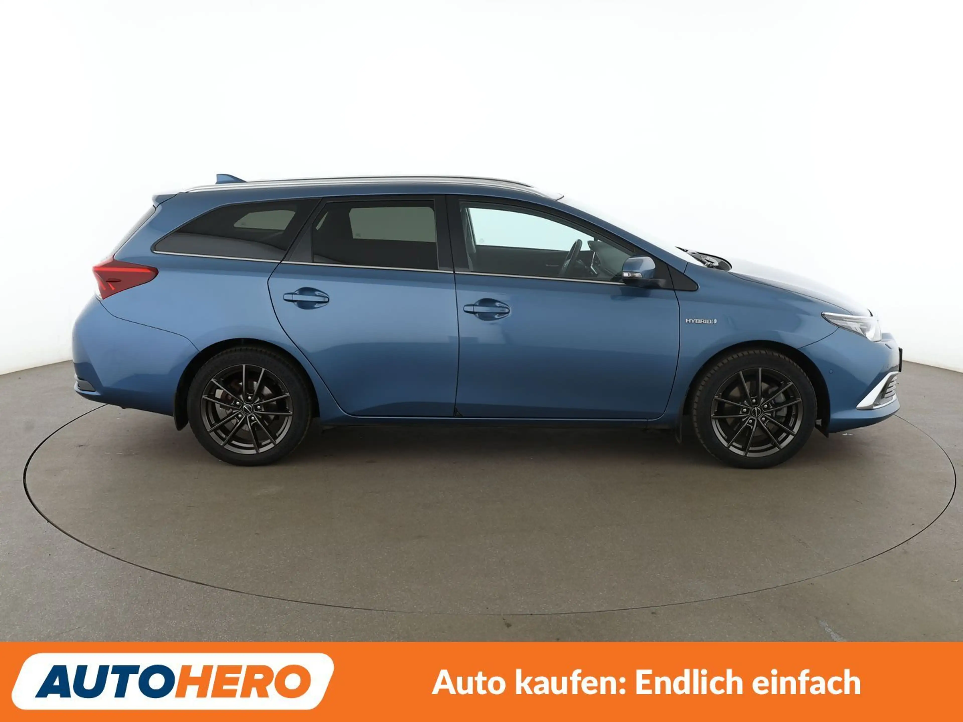 Toyota Auris 1.8 Hybrid Executive Aut*NAVI*LED*TEMPO*CAM*PDC* — photo 7