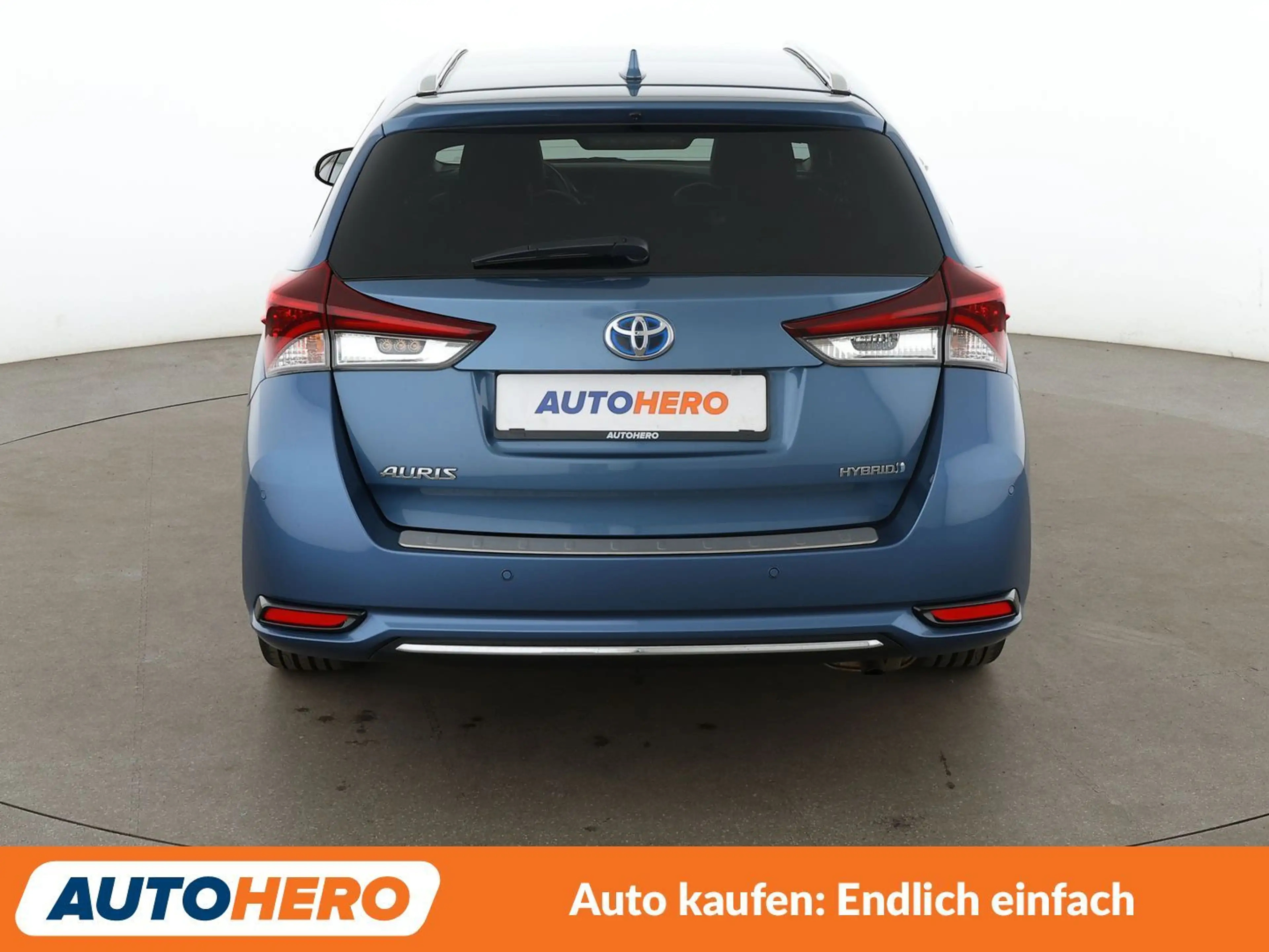 Toyota Auris 1.8 Hybrid Executive Aut*NAVI*LED*TEMPO*CAM*PDC* — photo 5