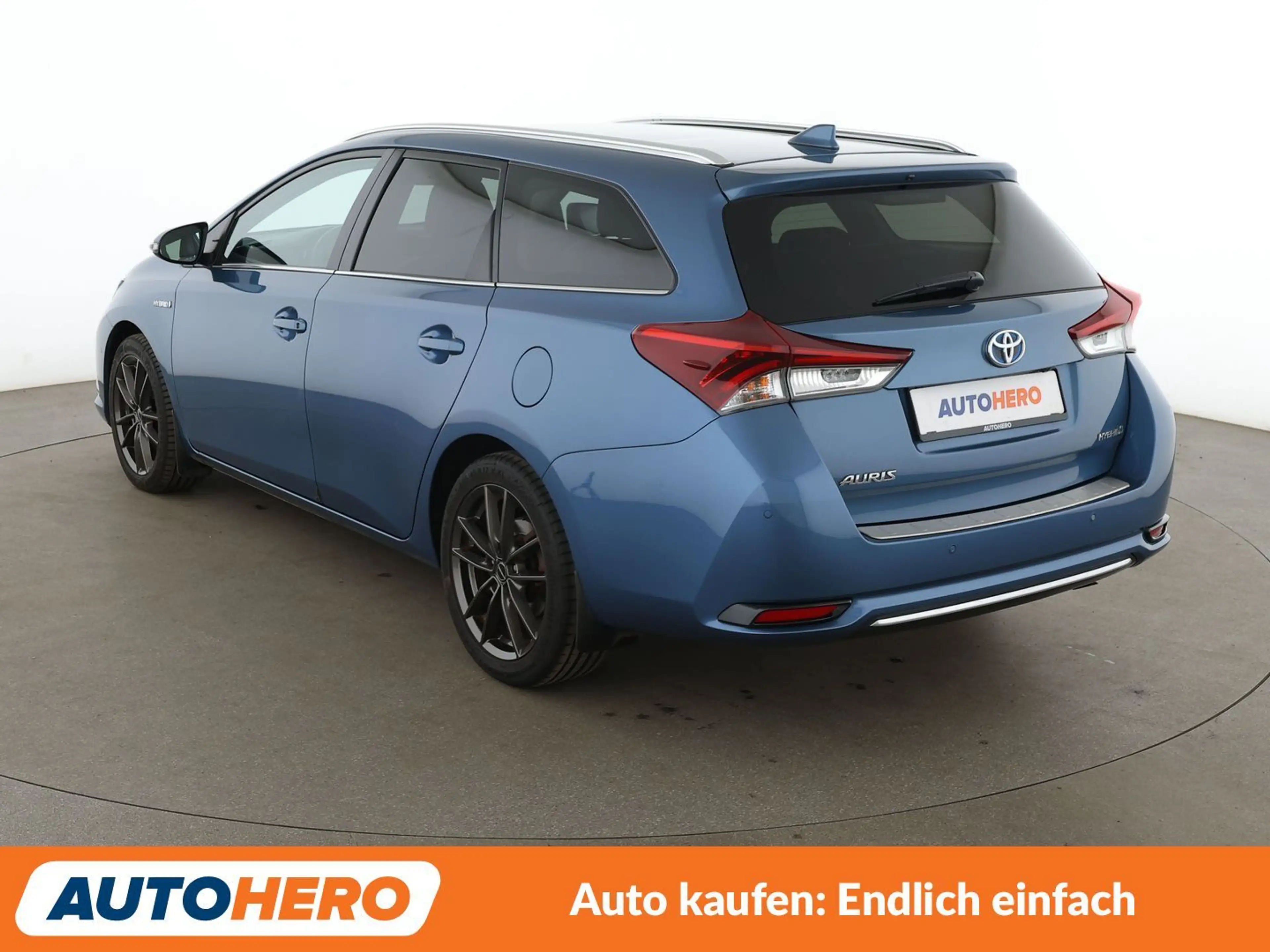 Toyota Auris 1.8 Hybrid Executive Aut*NAVI*LED*TEMPO*CAM*PDC* — photo 4