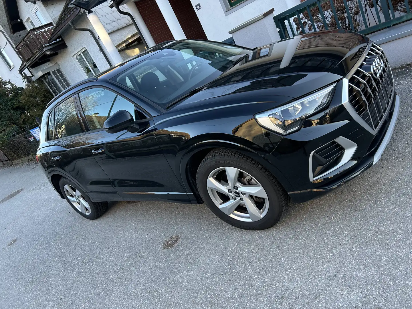 Audi Q3 Q3 40 TFSI quattro S-tronic Schwarz - 1