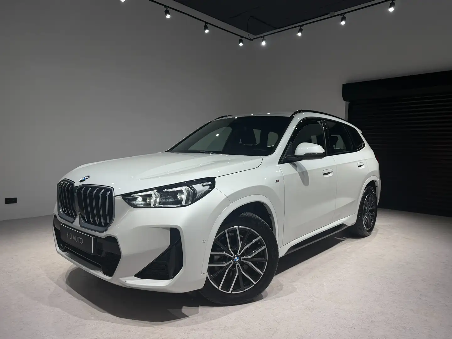 BMW X1 X1 sDrive18i 1.5iA/PACK M/CAMERA/LED/ECRAN VIRTUEL Blanc - 2
