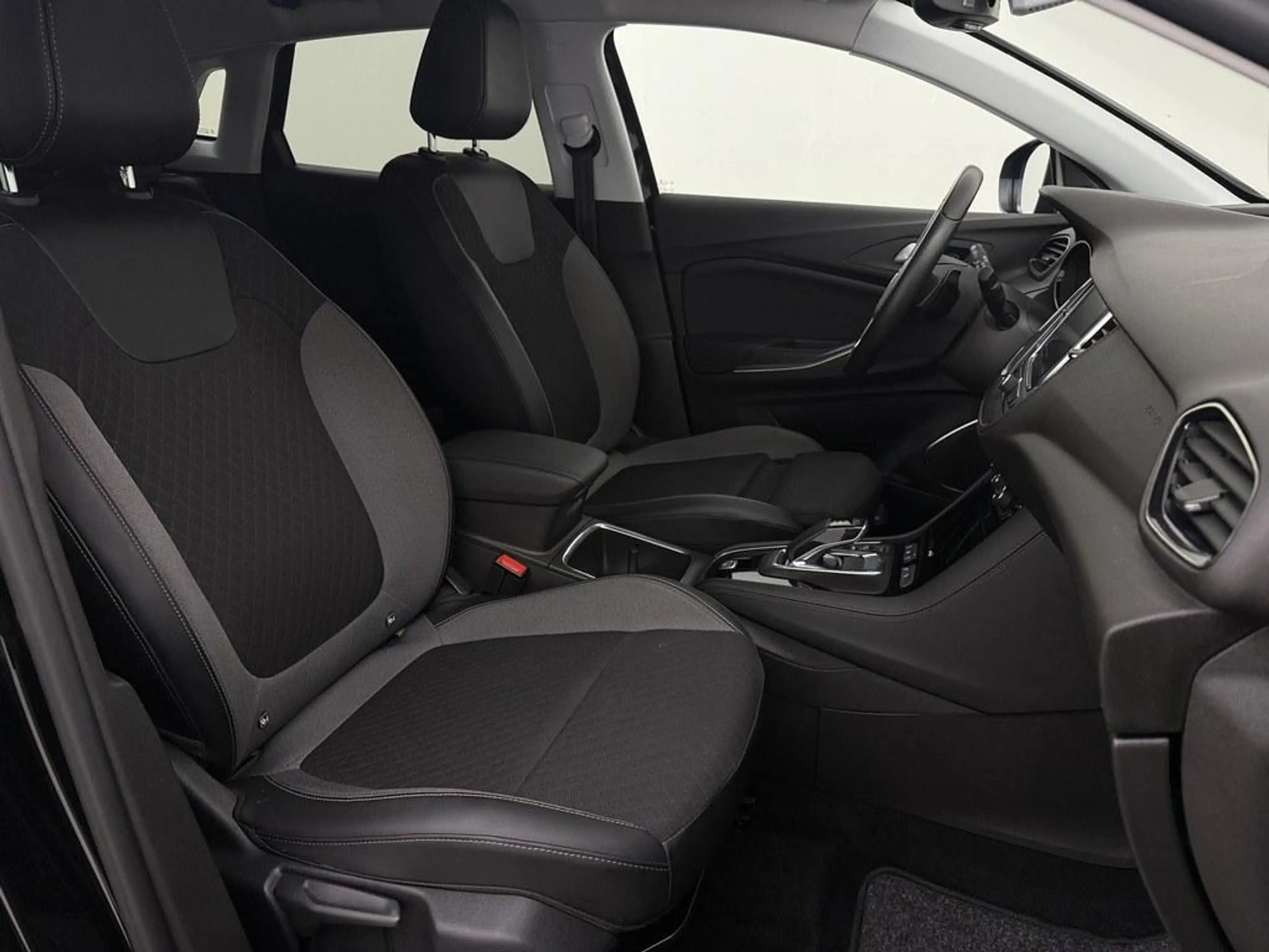 Opel Grandland X 1.6 Turbo Hybrid Elegance Trekhaak/Winterpakket/ K — photo 4