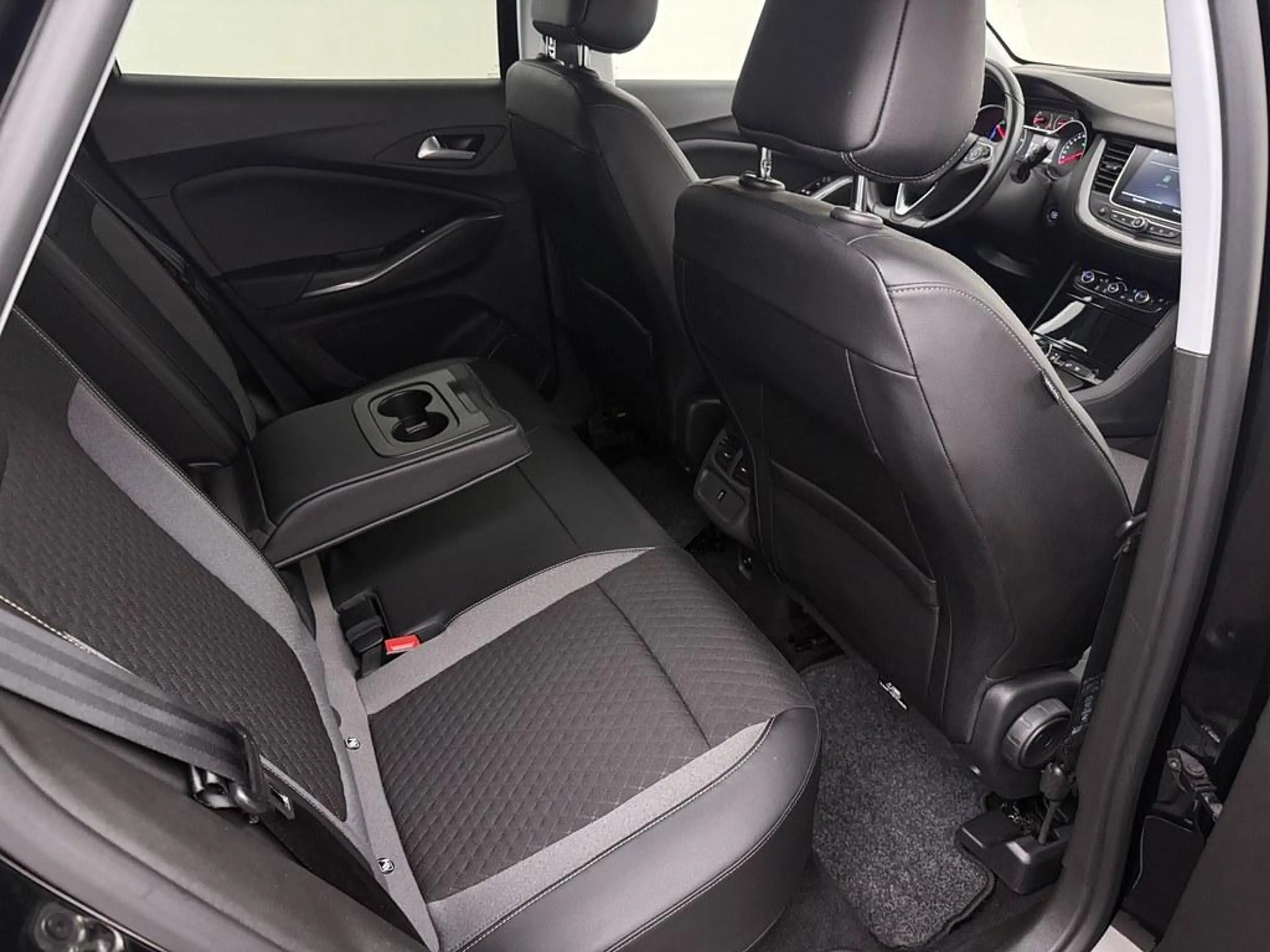 Opel Grandland X 1.6 Turbo Hybrid Elegance Trekhaak/Winterpakket/ K — photo 19