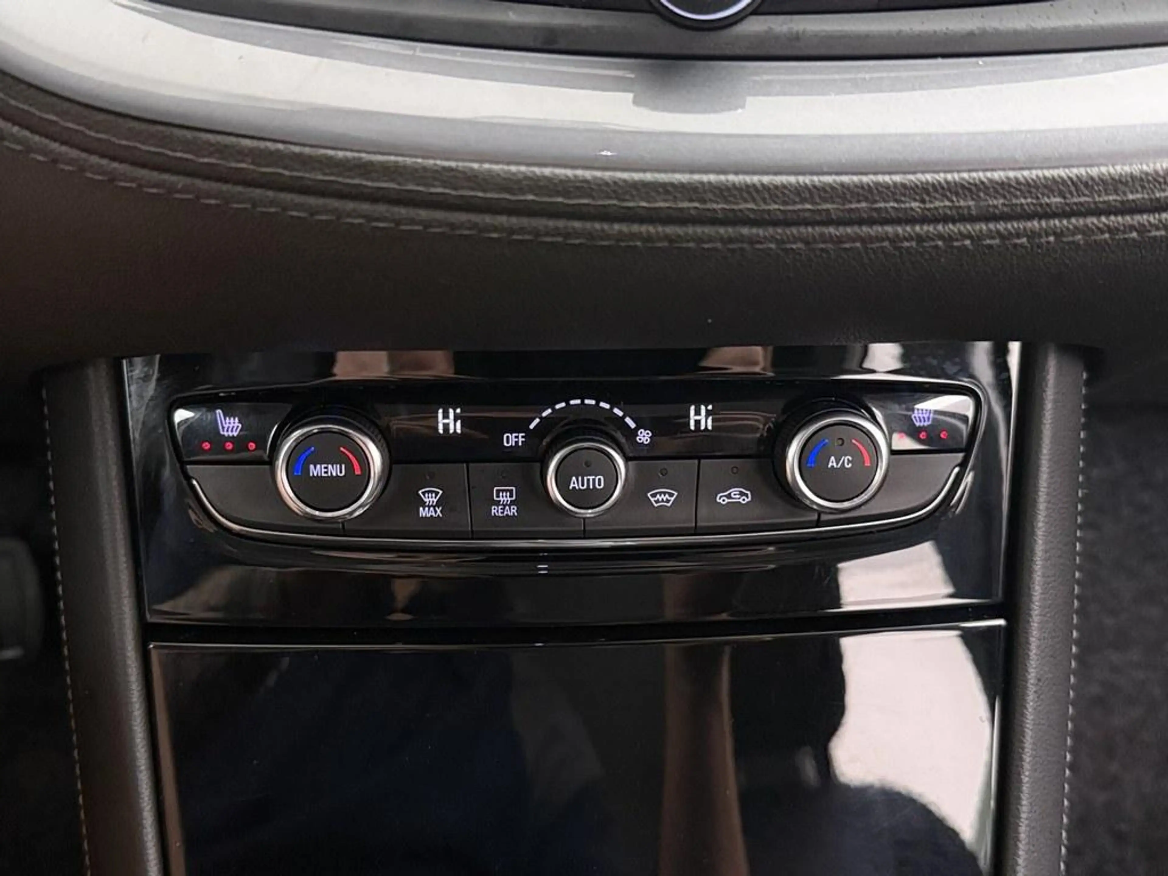 Opel Grandland X 1.6 Turbo Hybrid Elegance Trekhaak/Winterpakket/ K — photo 17