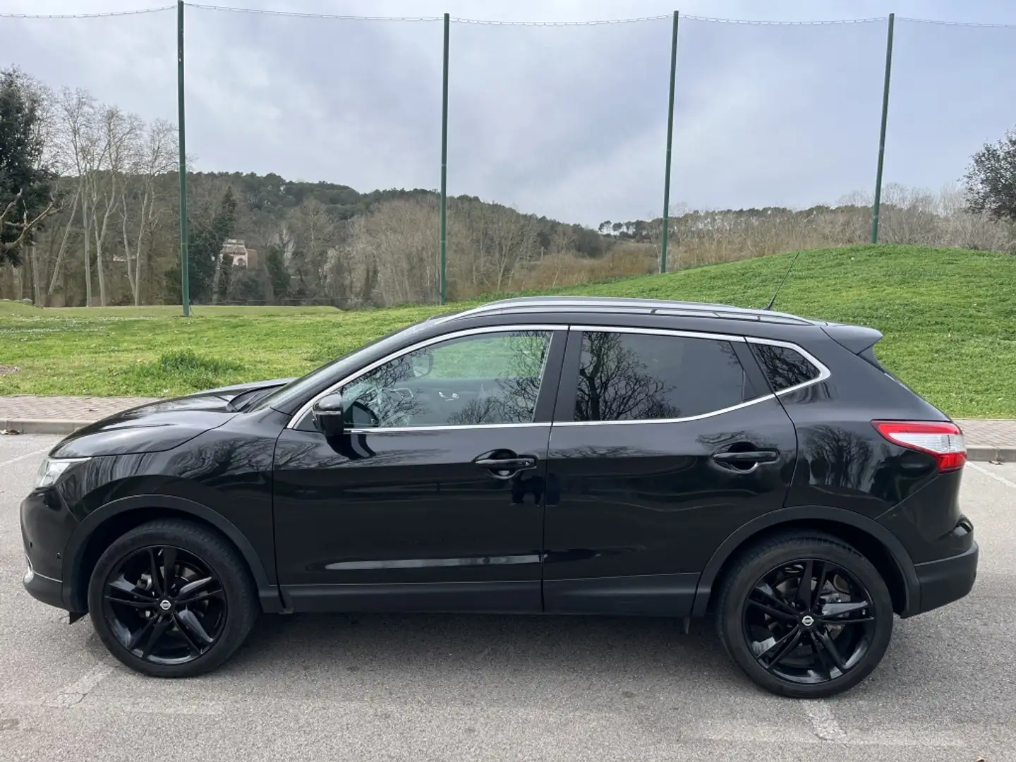 Nissan Qashqai 1.6dCi 360 4x2 Negro - 2