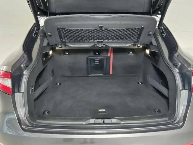 Maserati Levante view 13