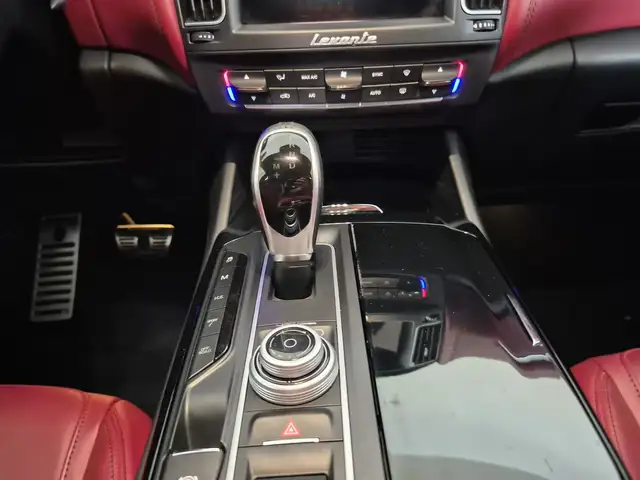 Maserati Levante view 11
