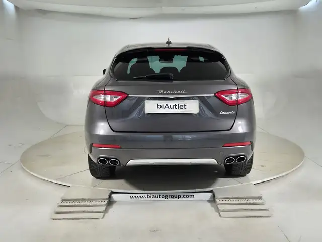 Maserati Levante view 3