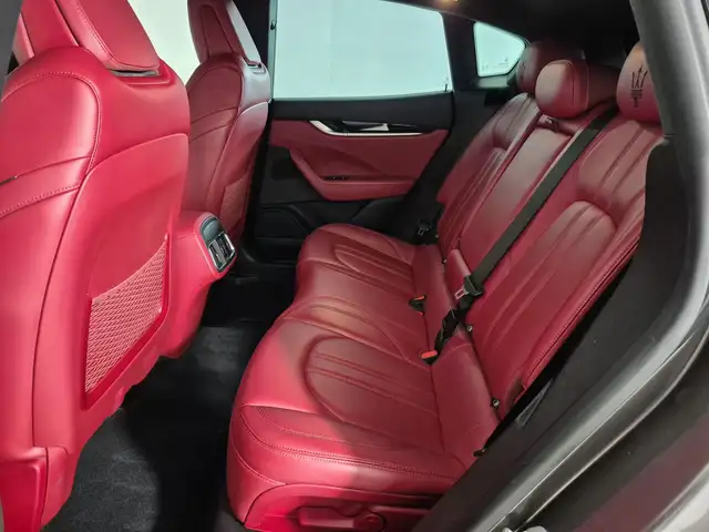 Maserati Levante view 7