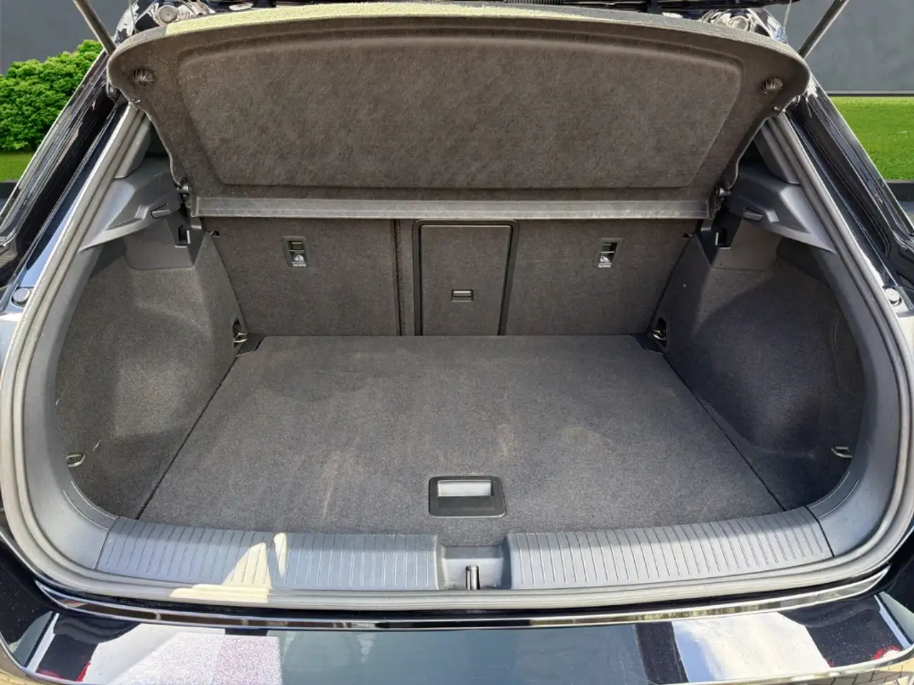 Volkswagen T-Roc R-Line 1.5 TSI Sportpaket+Sitzhzg+PDC 6