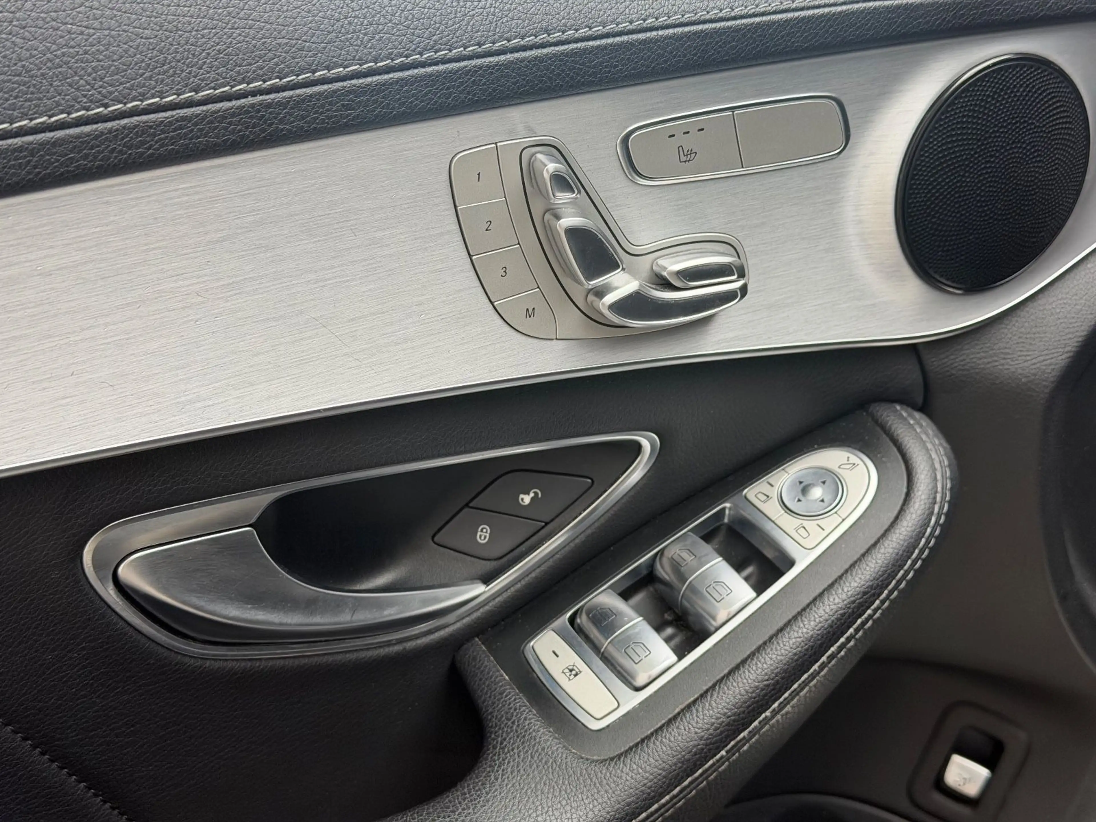 Mercedes-Benz C 250 Limousine BLACK/SPUR/LEDER/AMG-LINE — photo 14